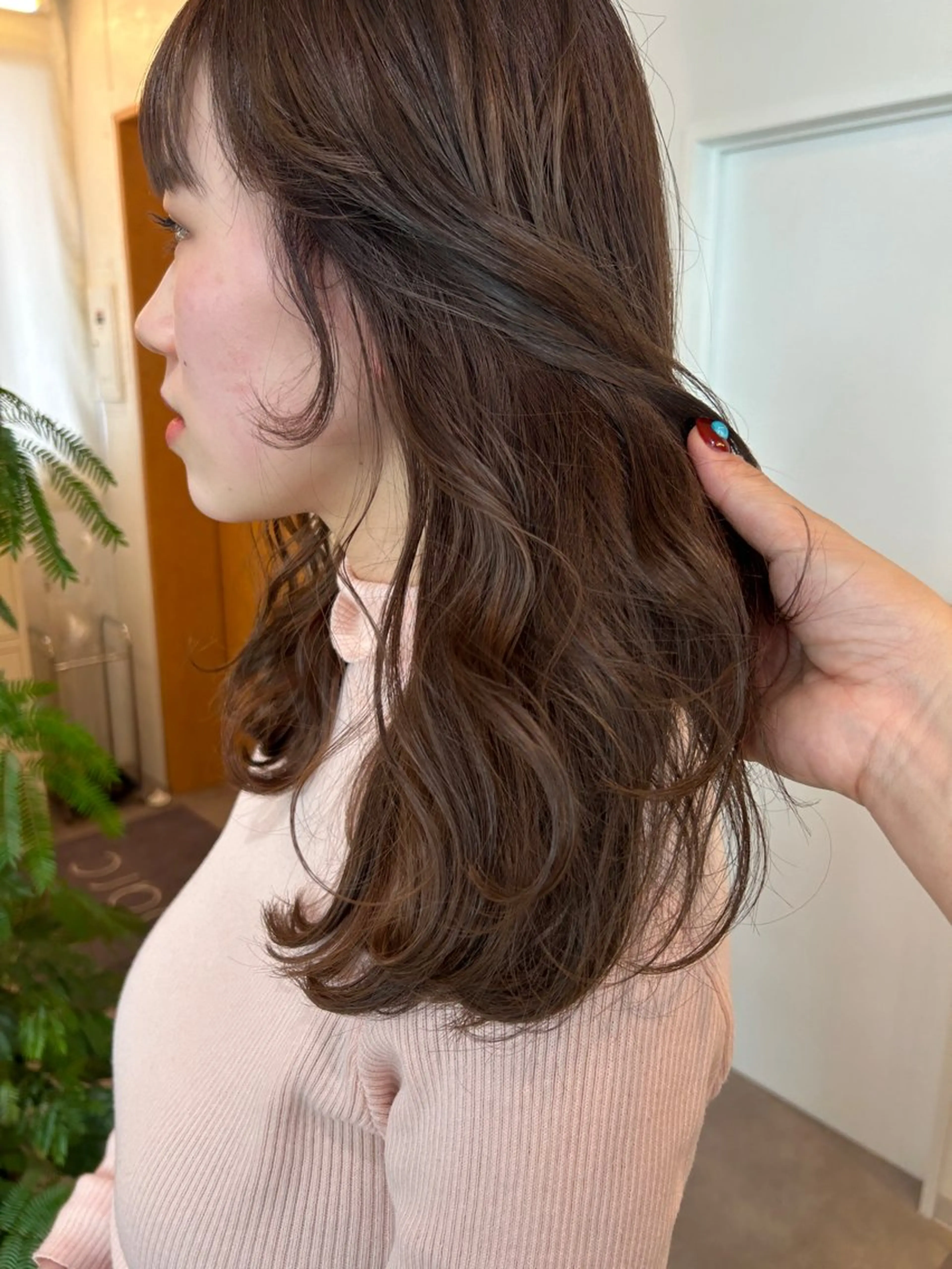 ミディアム レイヤーカット/ 透明感カラーmikuのヘアスタイル