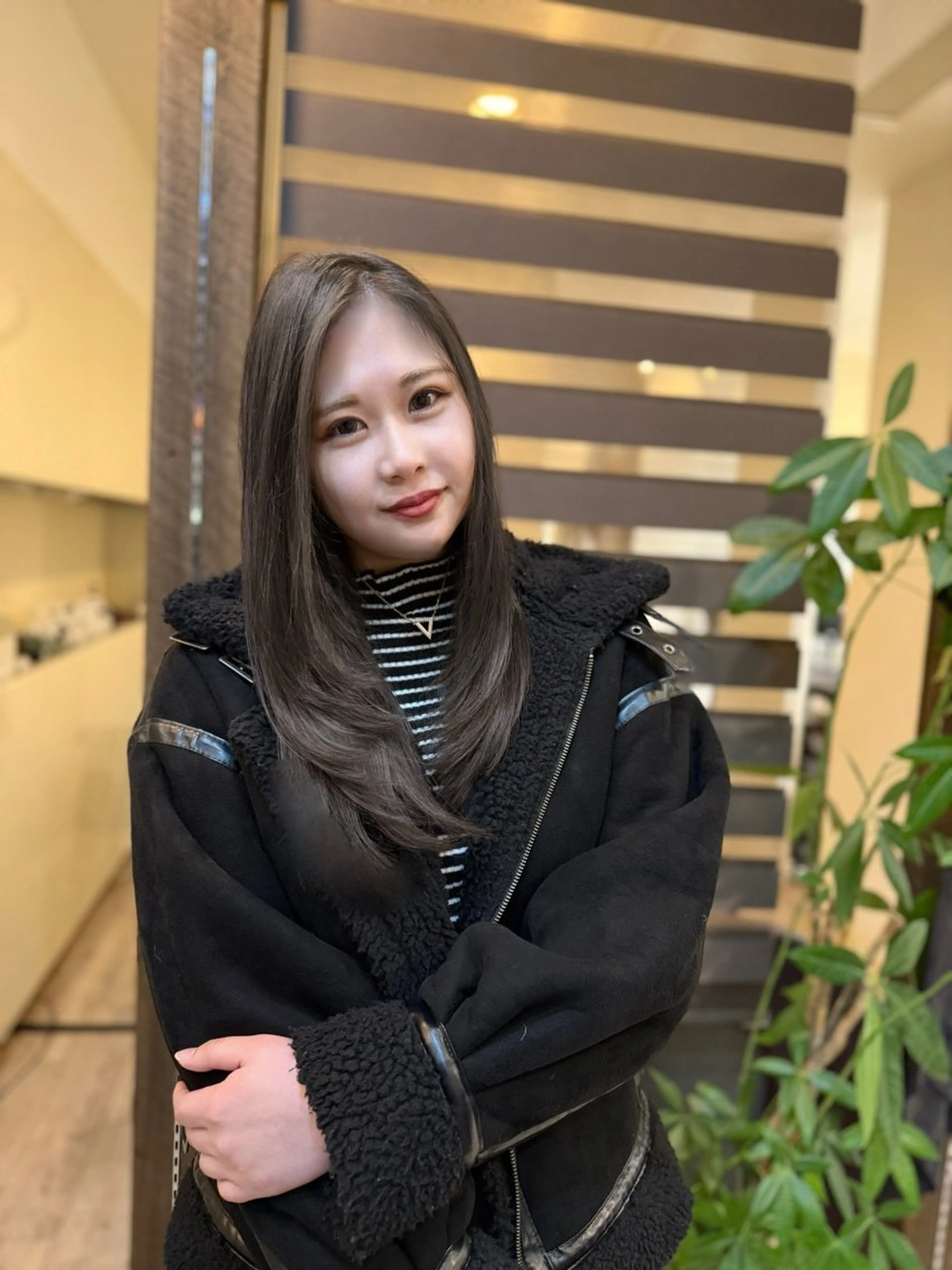 セミロング 三原 つばさのヘアスタイル