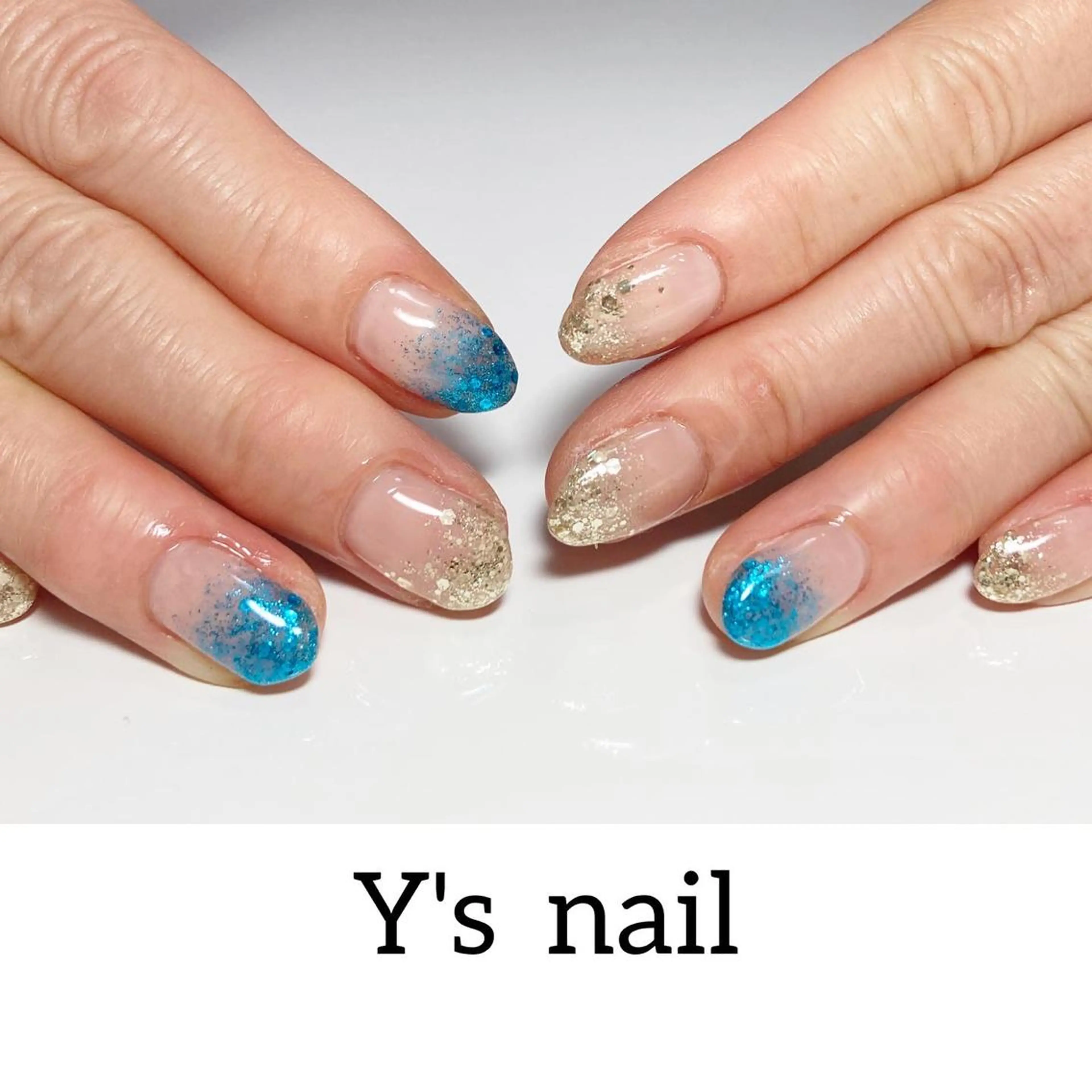 ネイル グラデーション ラメ(グリッター) ラメグラデーション 手書きが得意🖌️ Y’s  nailのネイルデザイン