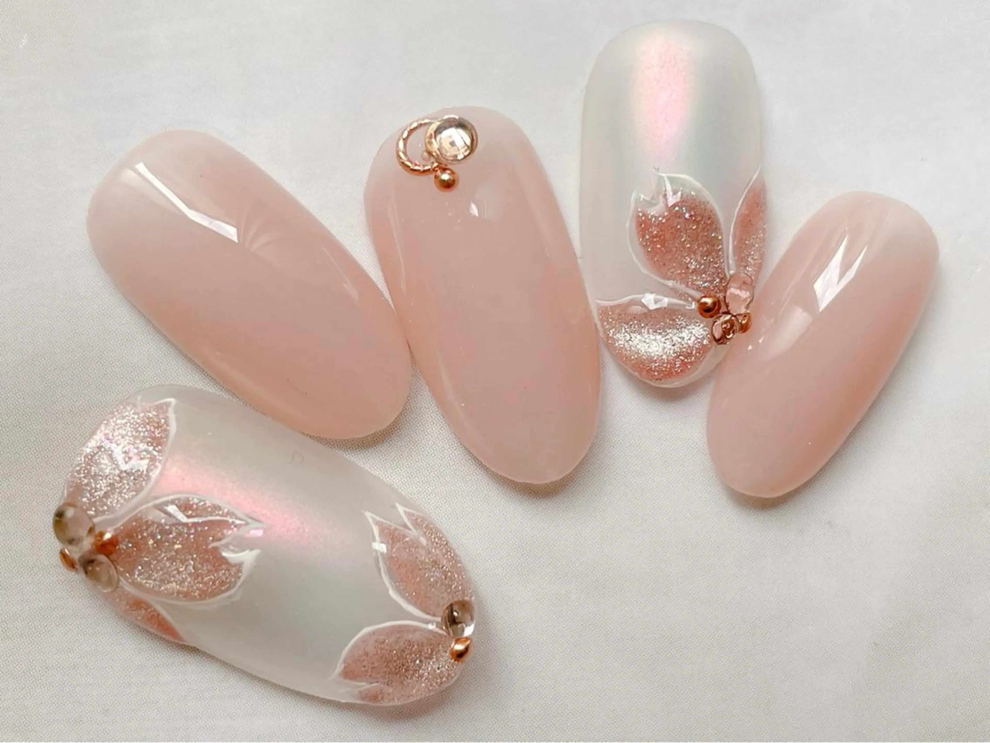 ミディアム ネイル 桜ネイル Nagumo Mのネイルデザイン