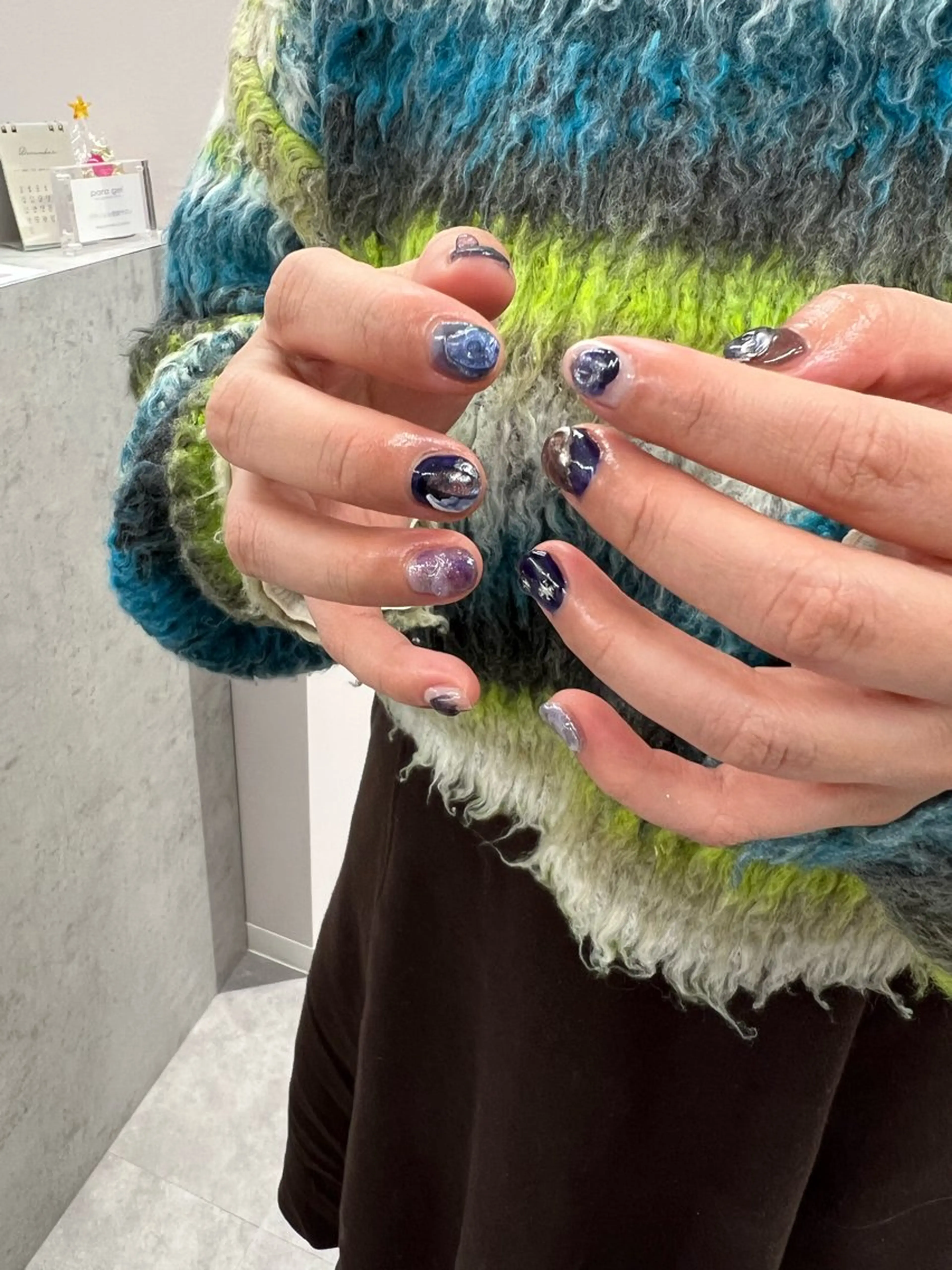 ネイル 持ち込み ニュアンスネイル ぷっくりネイル シルバー ハンドネイル ハンドケア Bana_ Nailのネイルデザイン