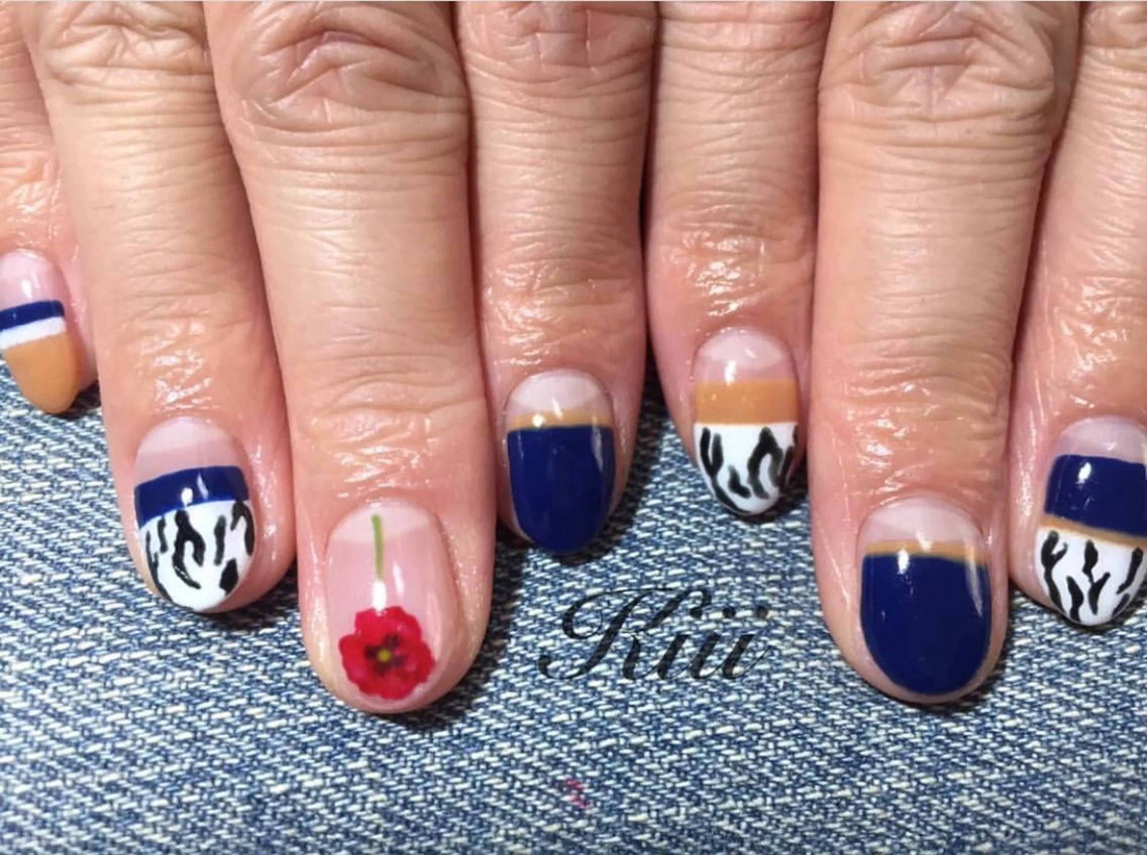 ネイル アートネイル ハンドネイル フットネイル kiii.__ ✴︎*のネイルデザイン