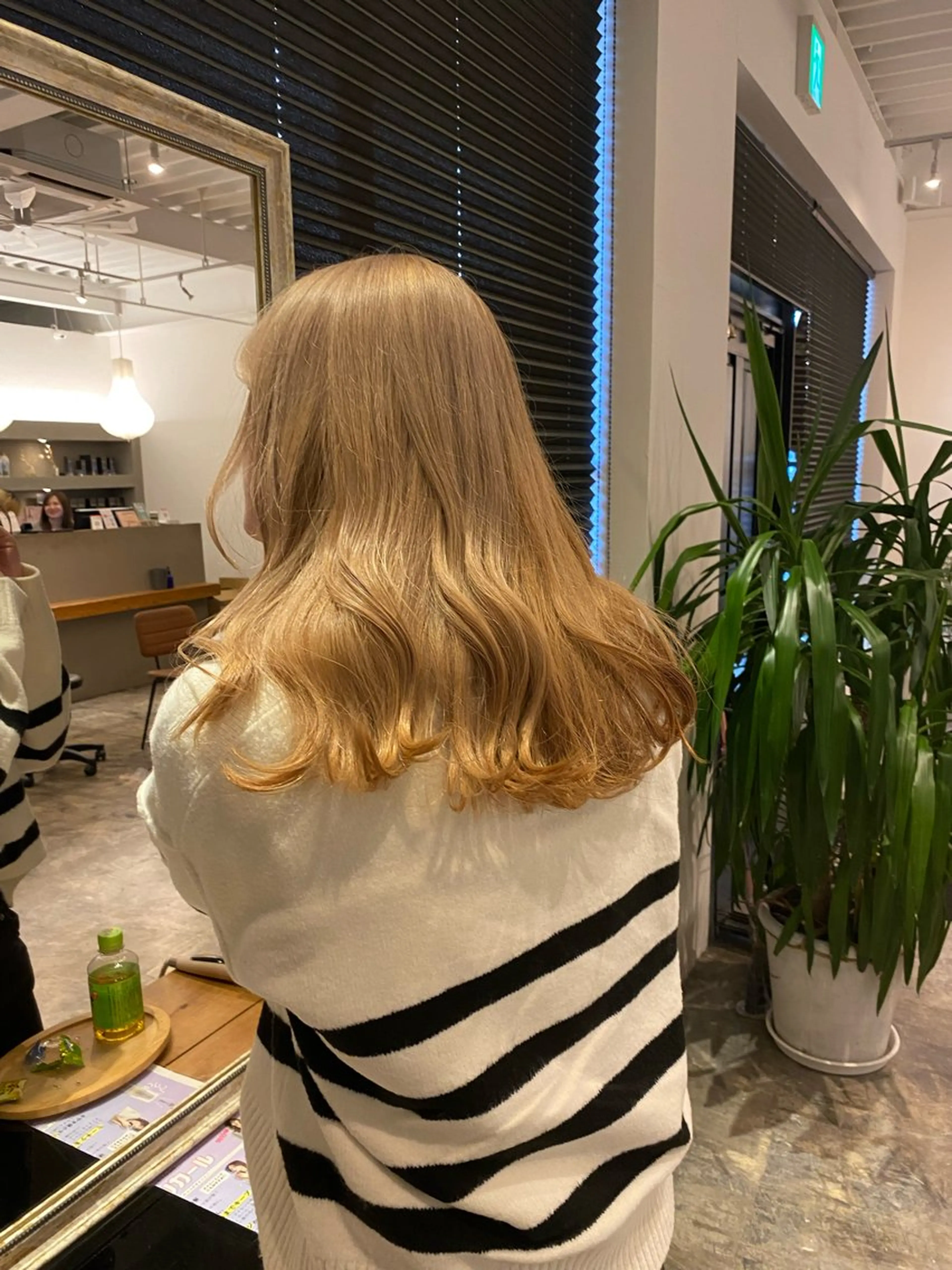 カラー ブリーチ カット ヘアカラー 高矢 結衣子のヘアスタイル