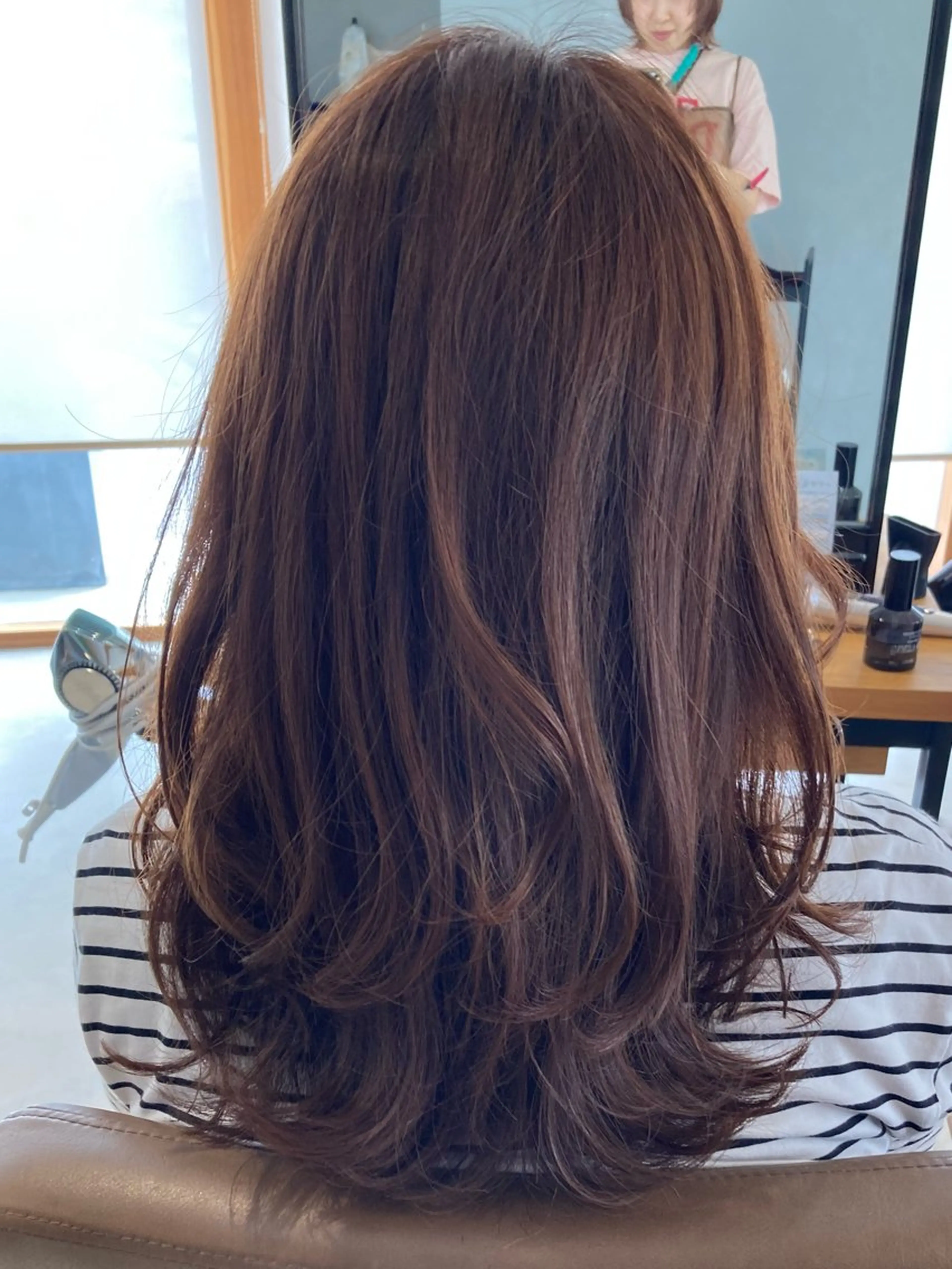 ミディアム ミディアムレイヤー 顔周りカット レイヤーカット See. REINのヘアスタイル
