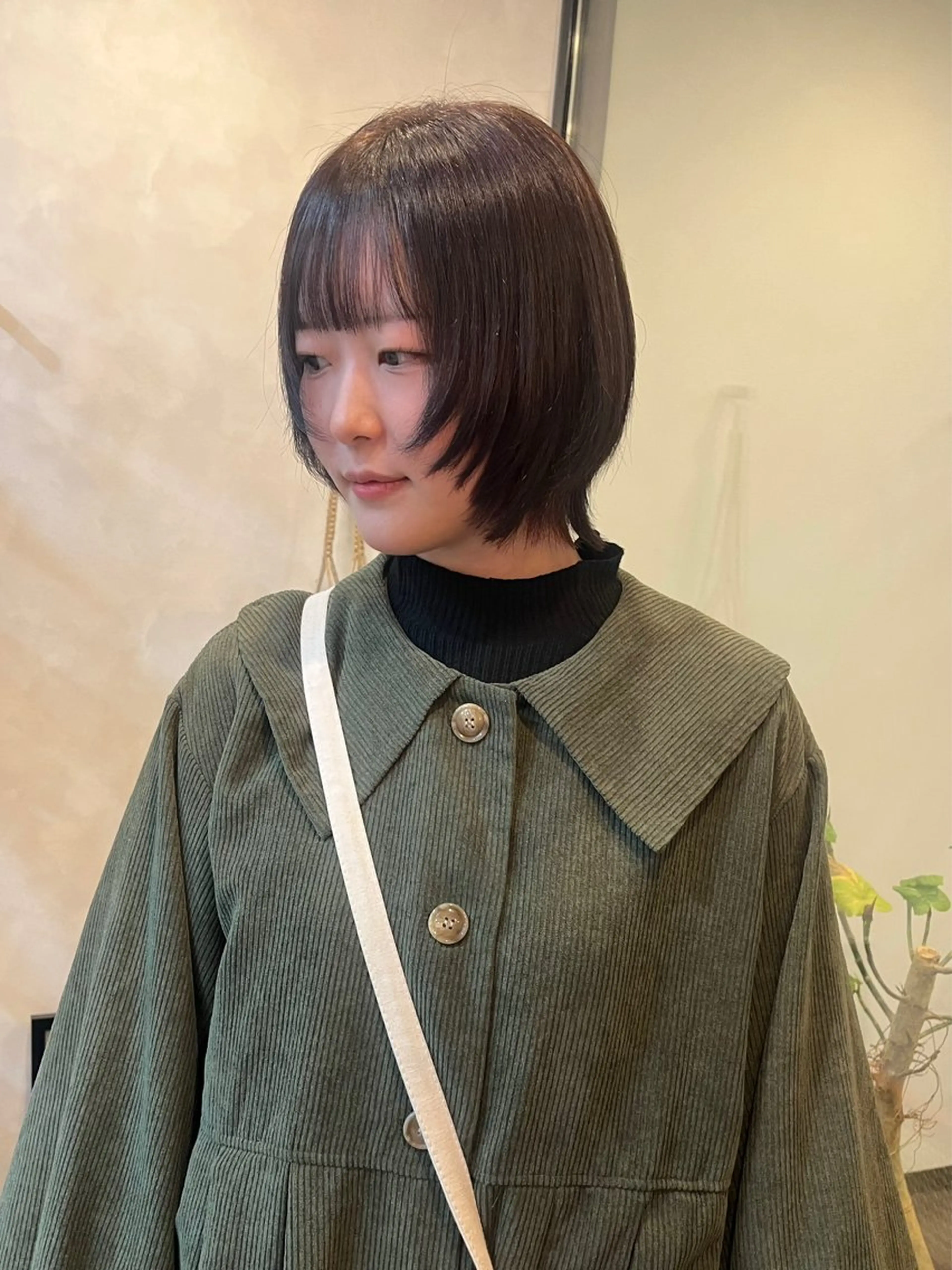 ショート カラー 髪質改善 レイヤーカット トリートメント 酸性ストレート カット ヘアカラー トリートメント 髪質改善/レイヤー/ ボブ/磯野史歩のヘアスタイル