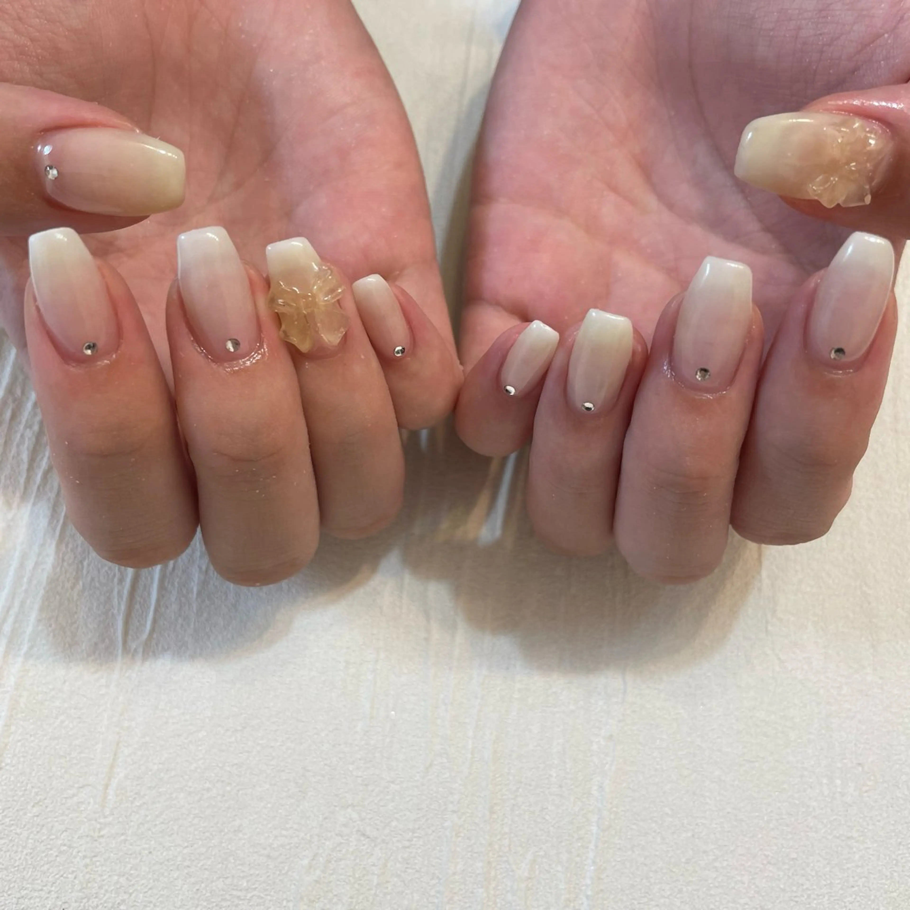 ネイル ハンドネイル カメレオン京橋🌻 草葉由佳のネイルデザイン