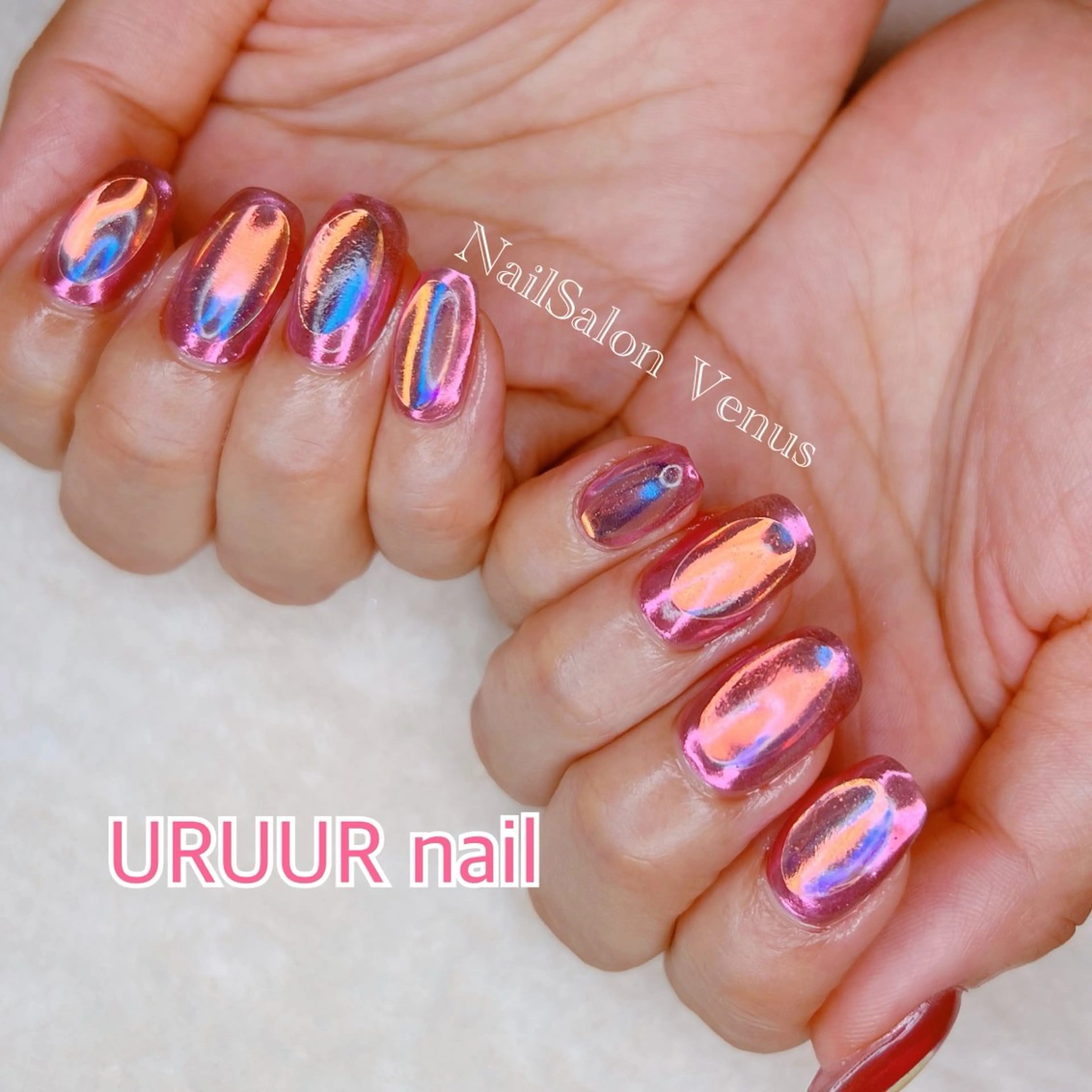 ミディアム and Lilyのネイルデザイン