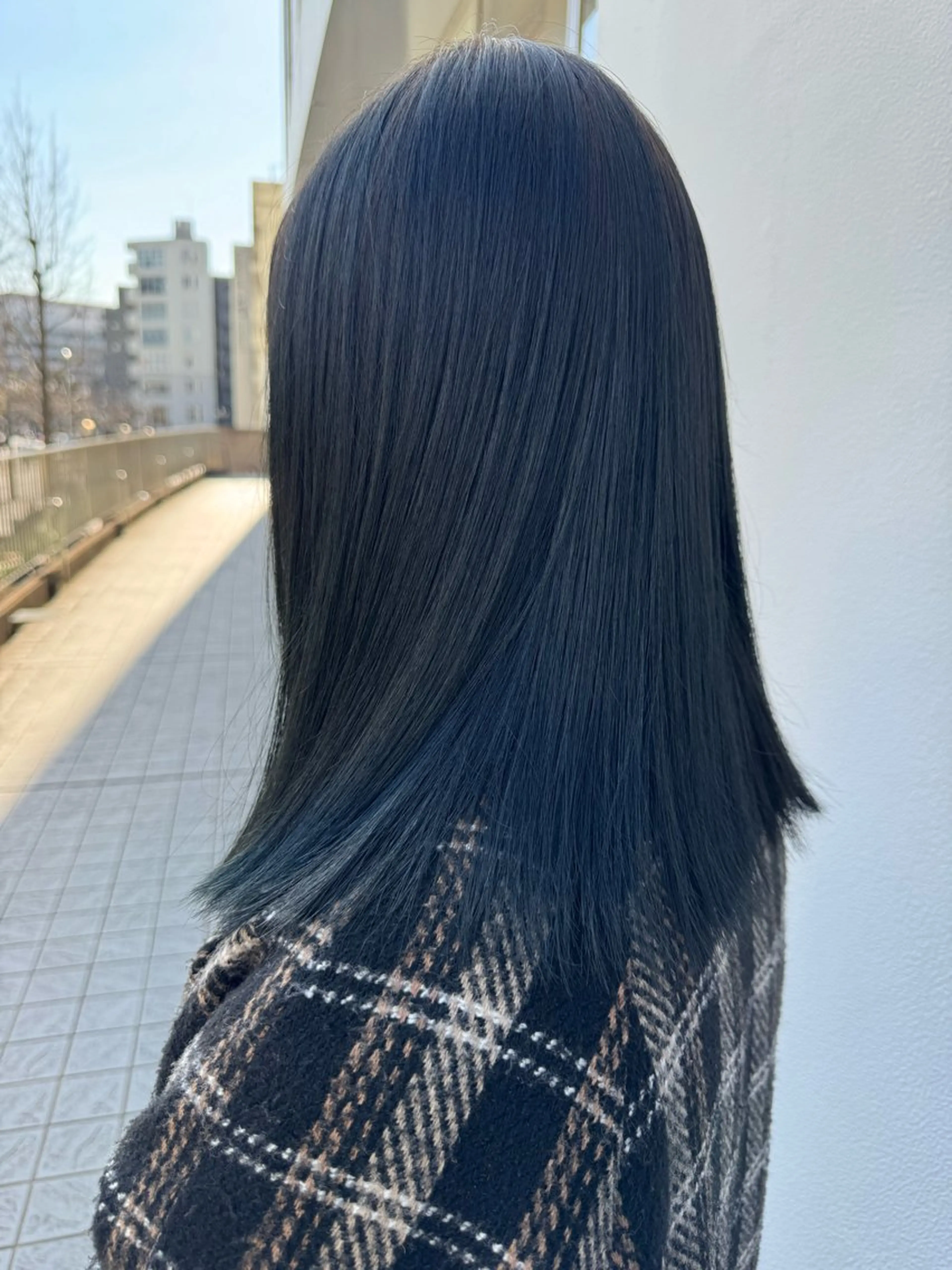 カラー 黒髪 ブルーカラー ブルーブラック オノ　ソウイチロウ/ 当日予約OKのヘアスタイル