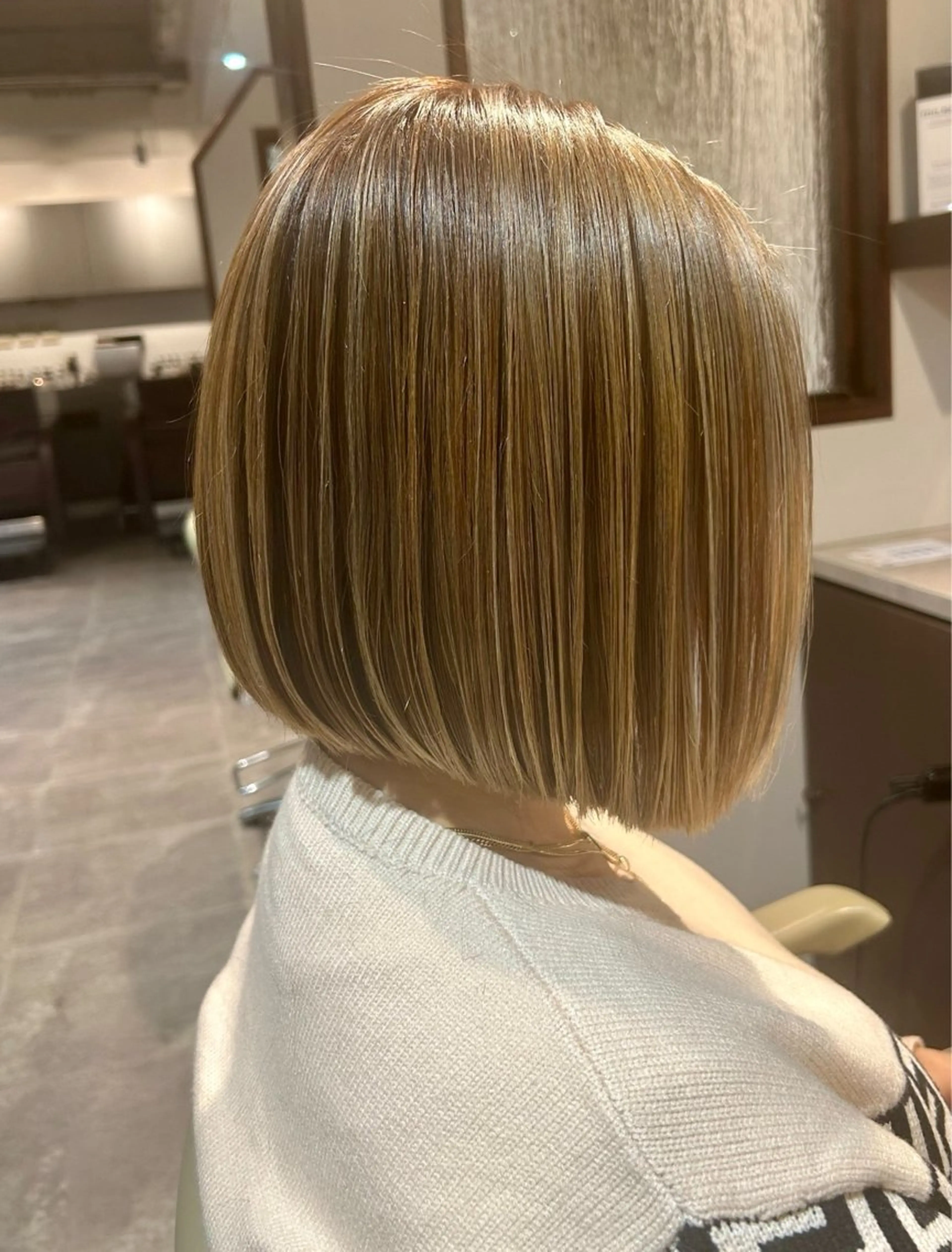 ミディアム 襟川 彩奈のヘアスタイル