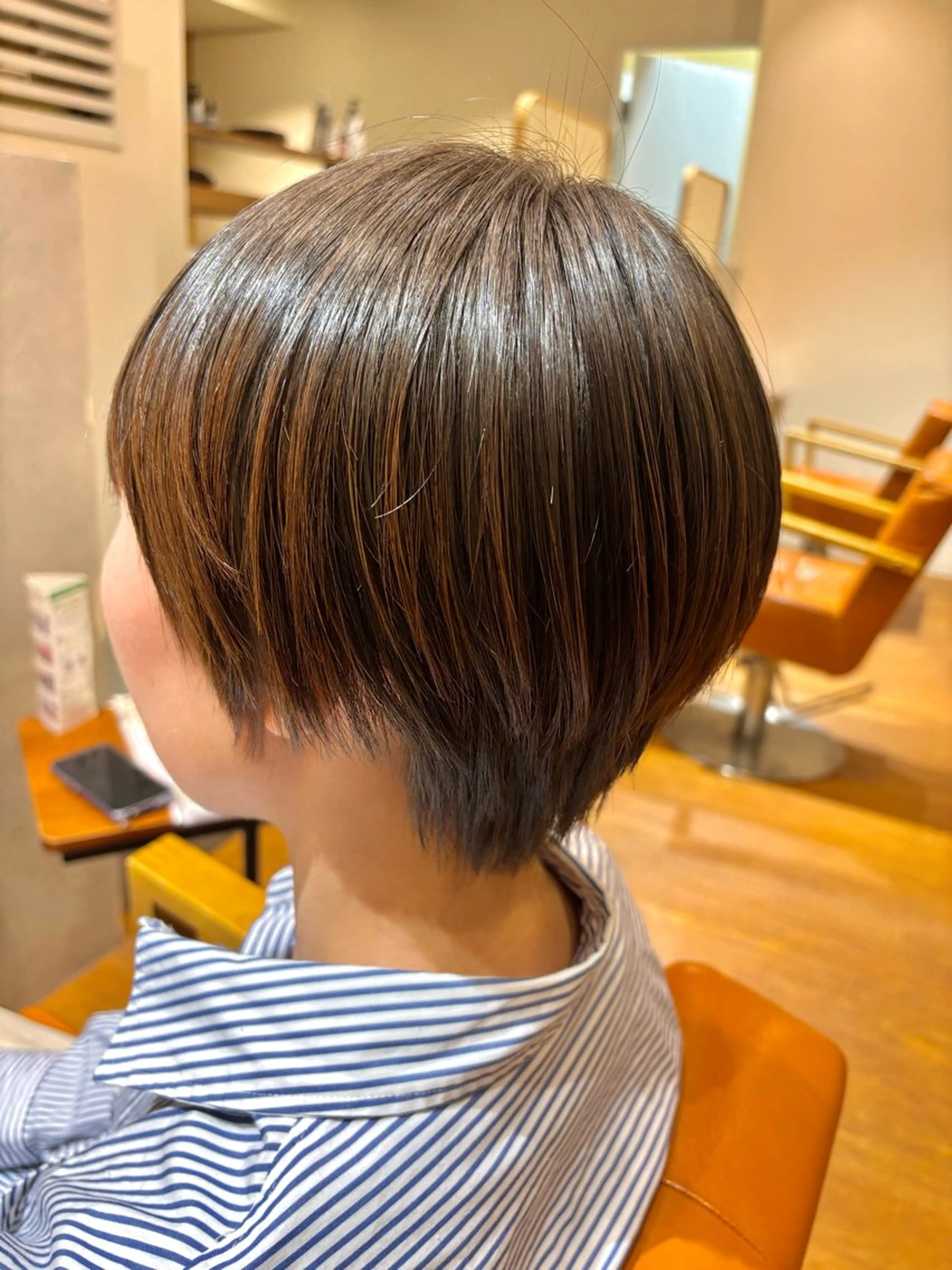 ショート カット ヘアカラー 秋野 遥のヘアスタイル