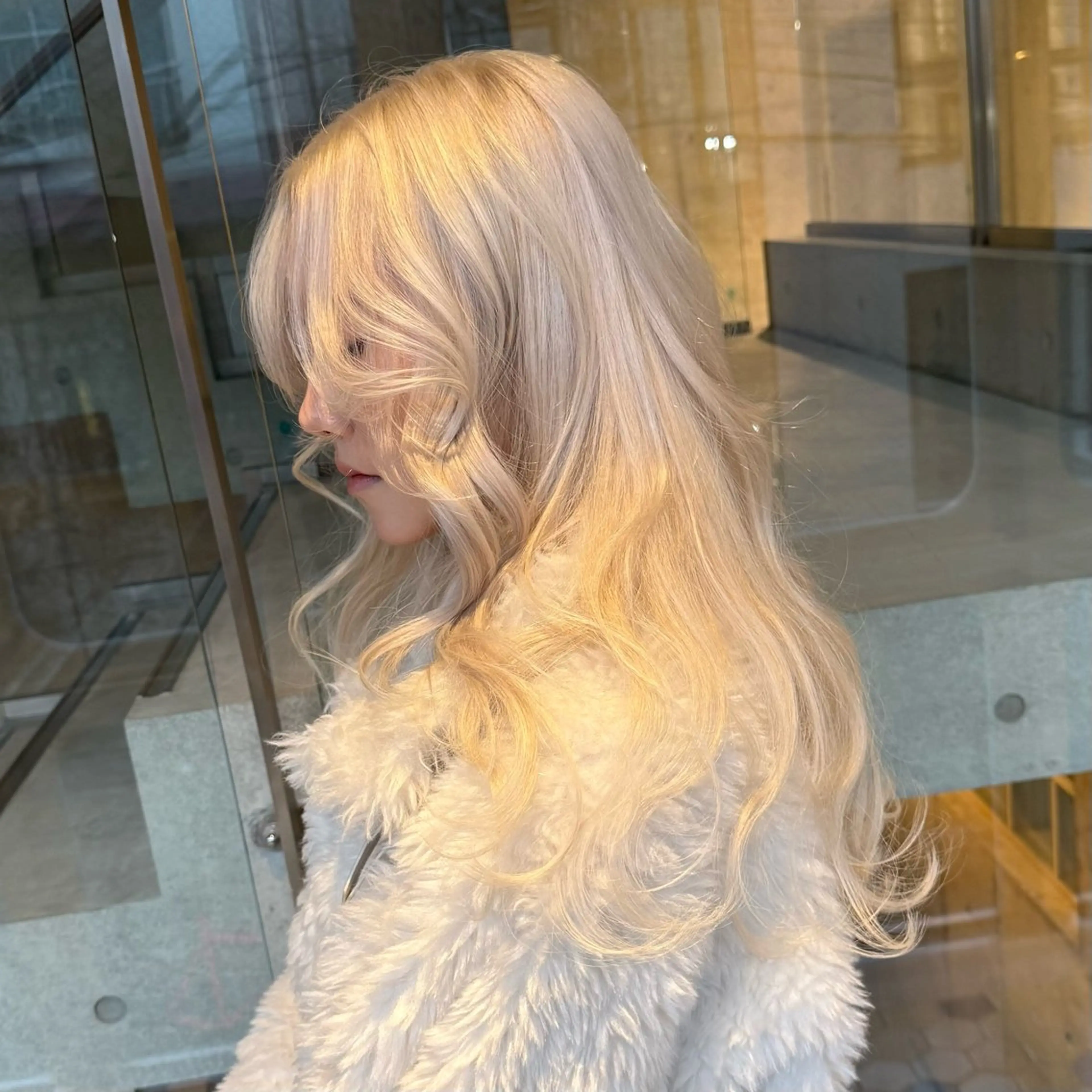 カラー RINA .のヘアスタイル