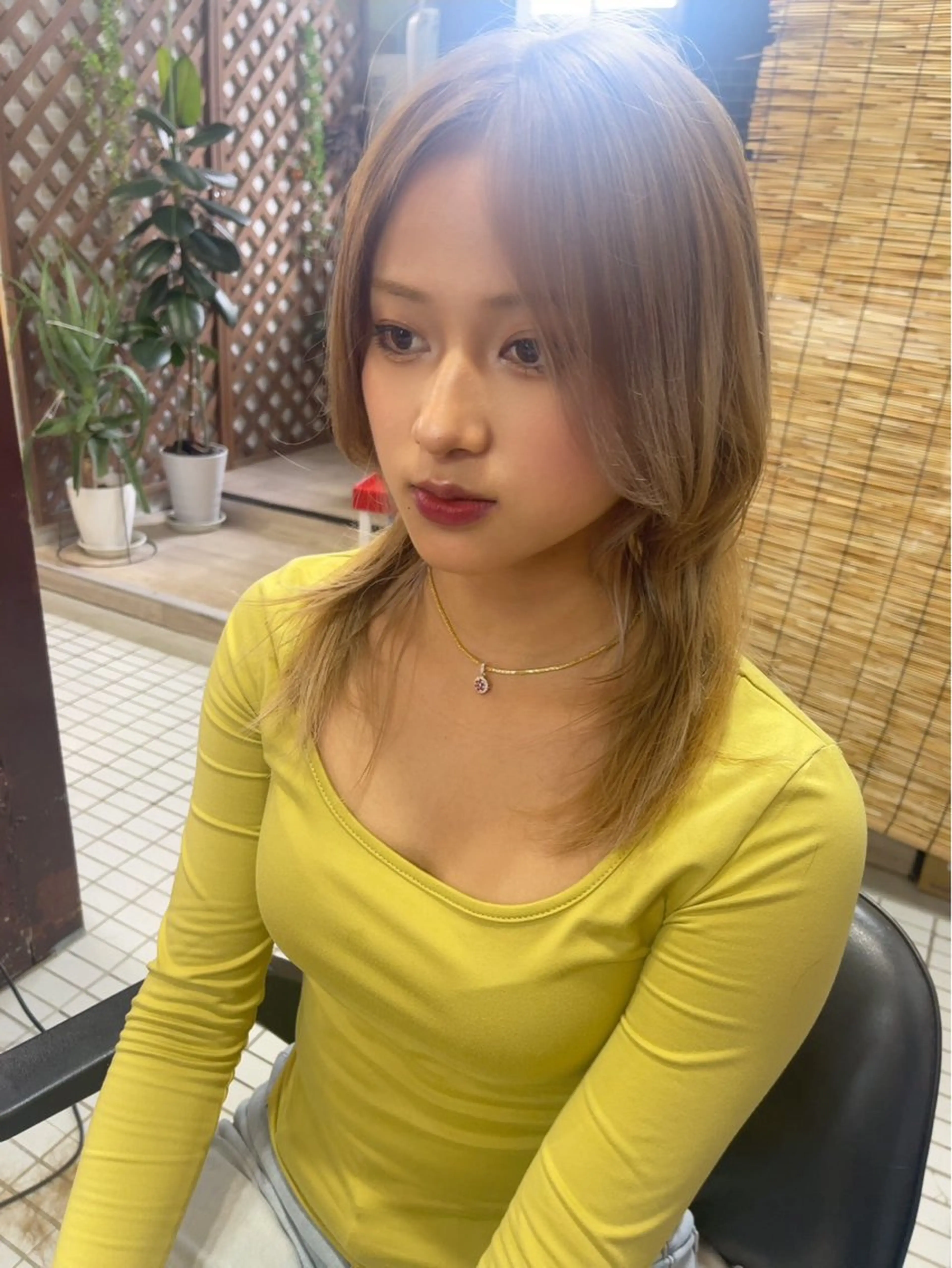セミロング カラー ヘアサロン ユリのヘアスタイル