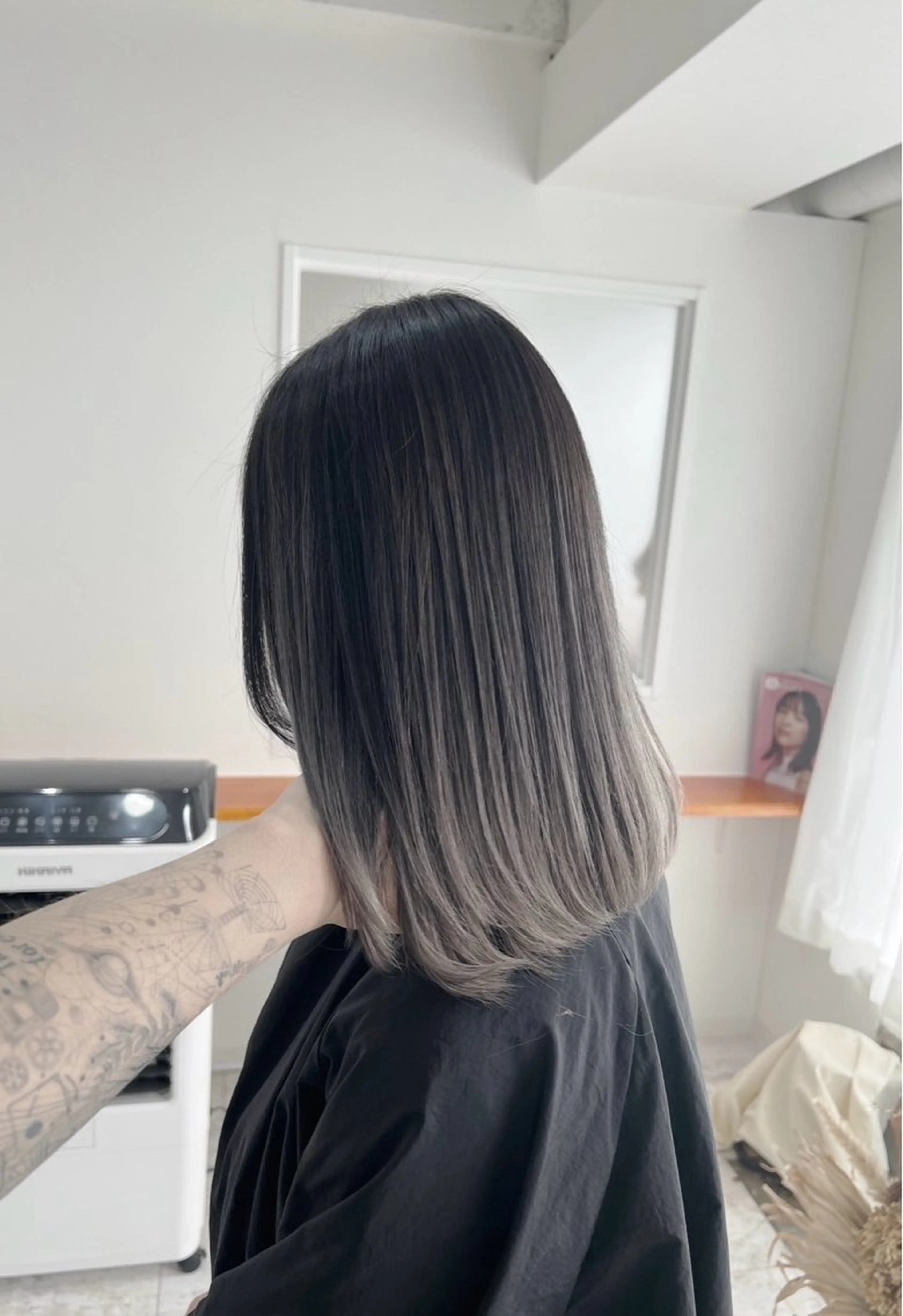 ミディアム カラー バレイヤージュ グレージュ レイヤーカット ヘアカラー トリートメント ROBIN所属・指名数No.1 /NAOYAのヘアスタイル