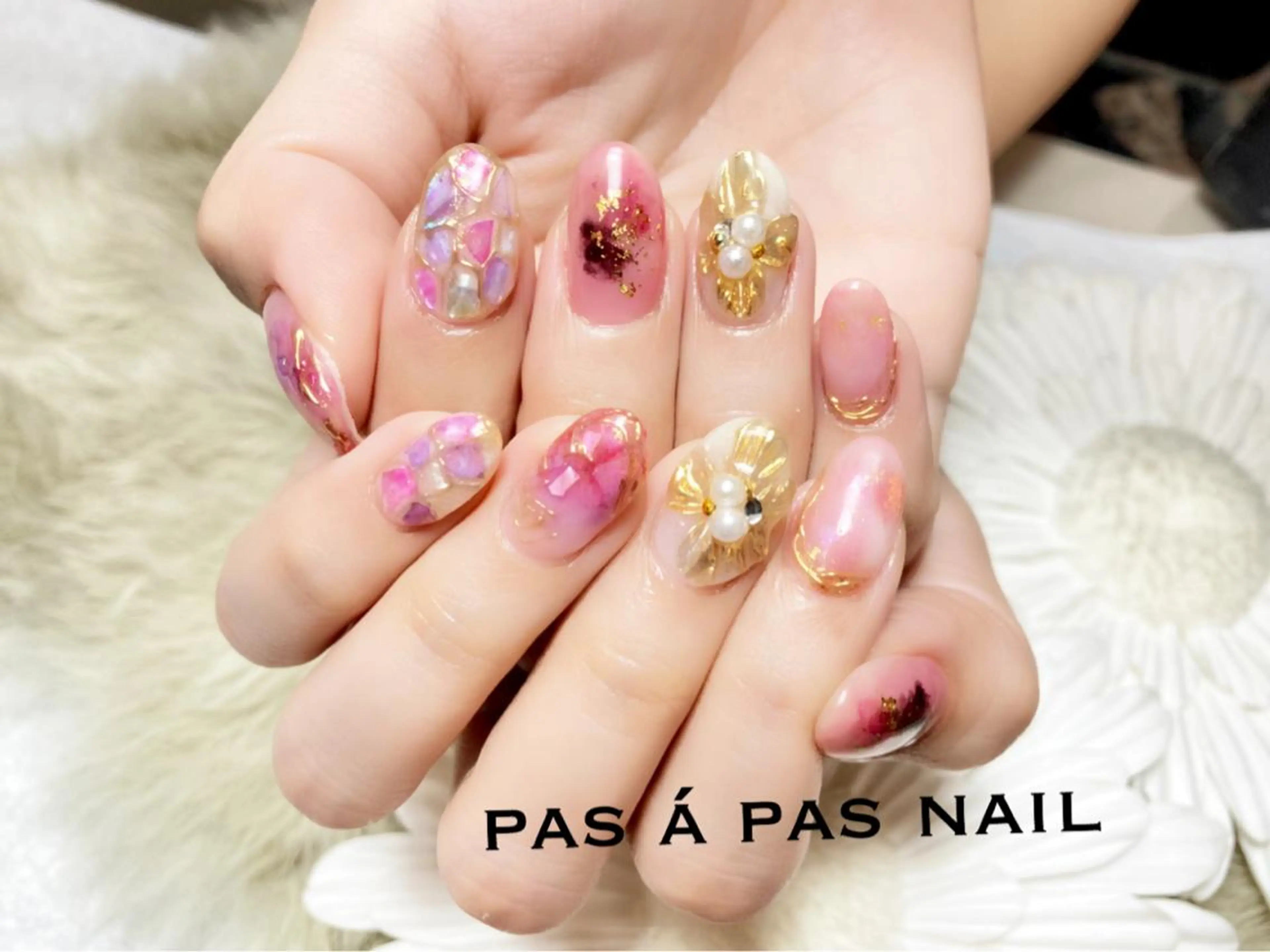 ネイル ハンドネイル Yakko pas á pasのネイルデザイン