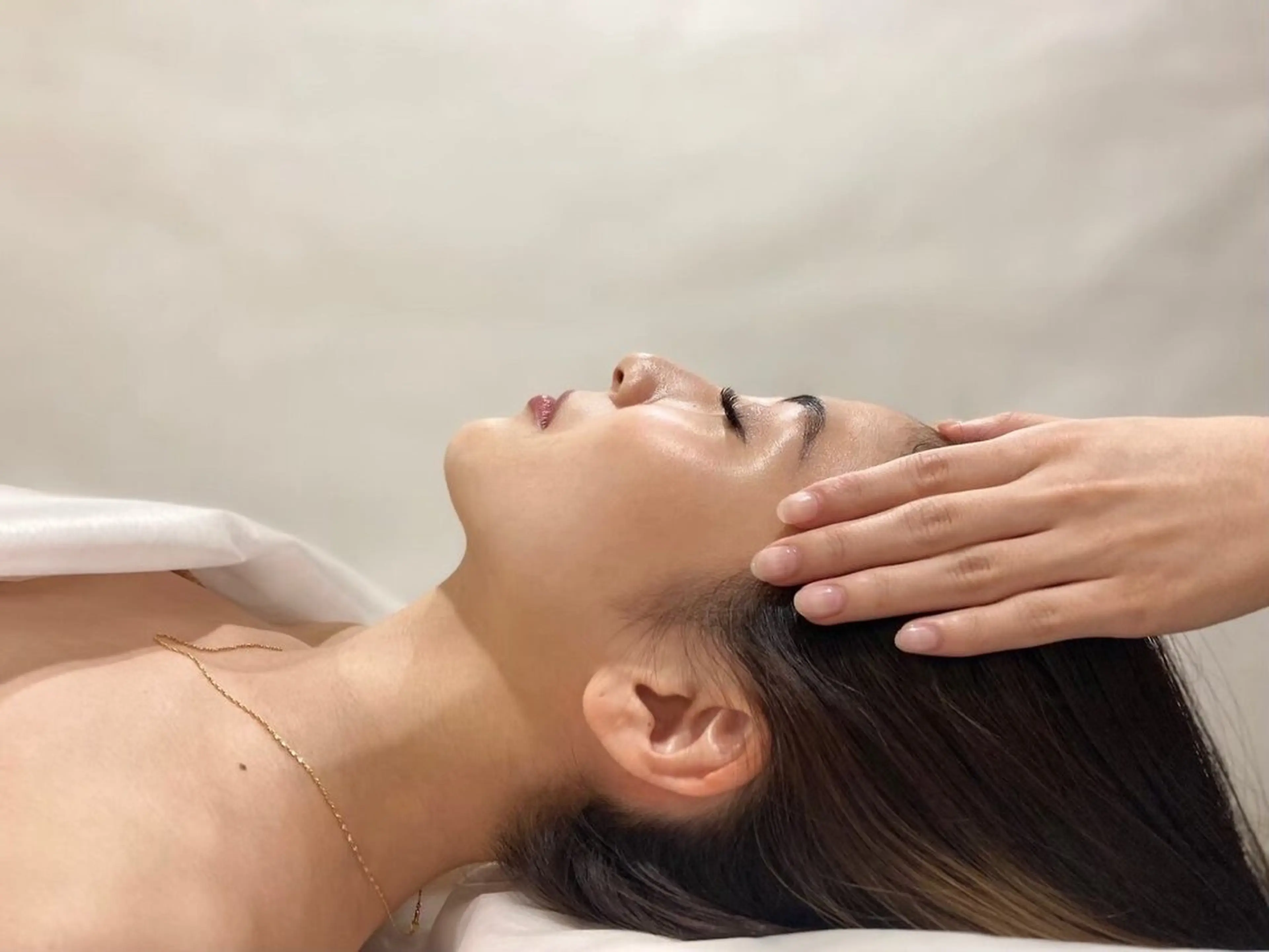 メンズも◎極上スパ【ヘッド+顔+デコルテオールハンドマッサージ】50分 ¥ 4980の写真