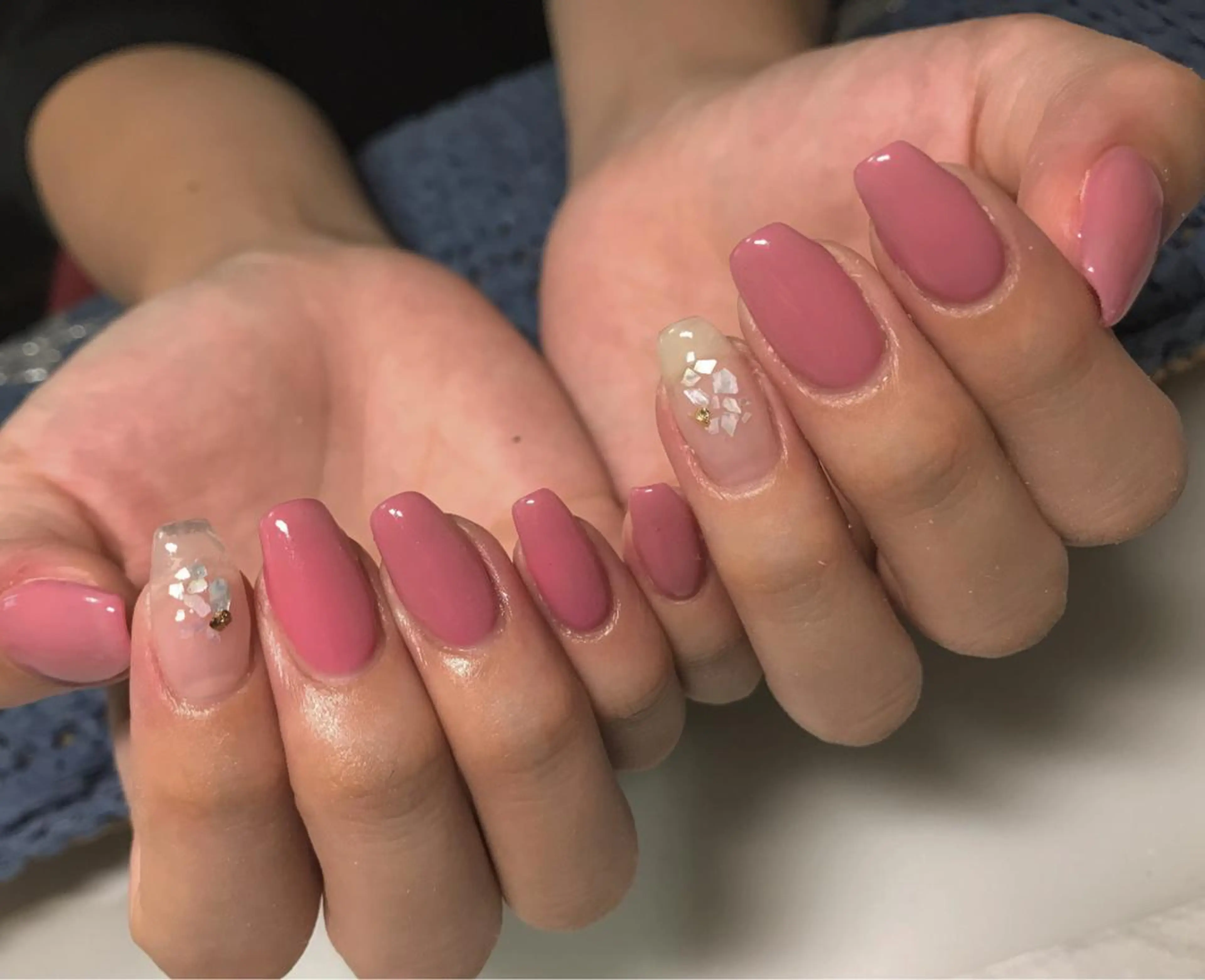 2本シンプルネイル❗️持込デザインOK🙆‍♀️ ワンカラーかグラデーション選べます☺️マグネット🧲OK!の写真