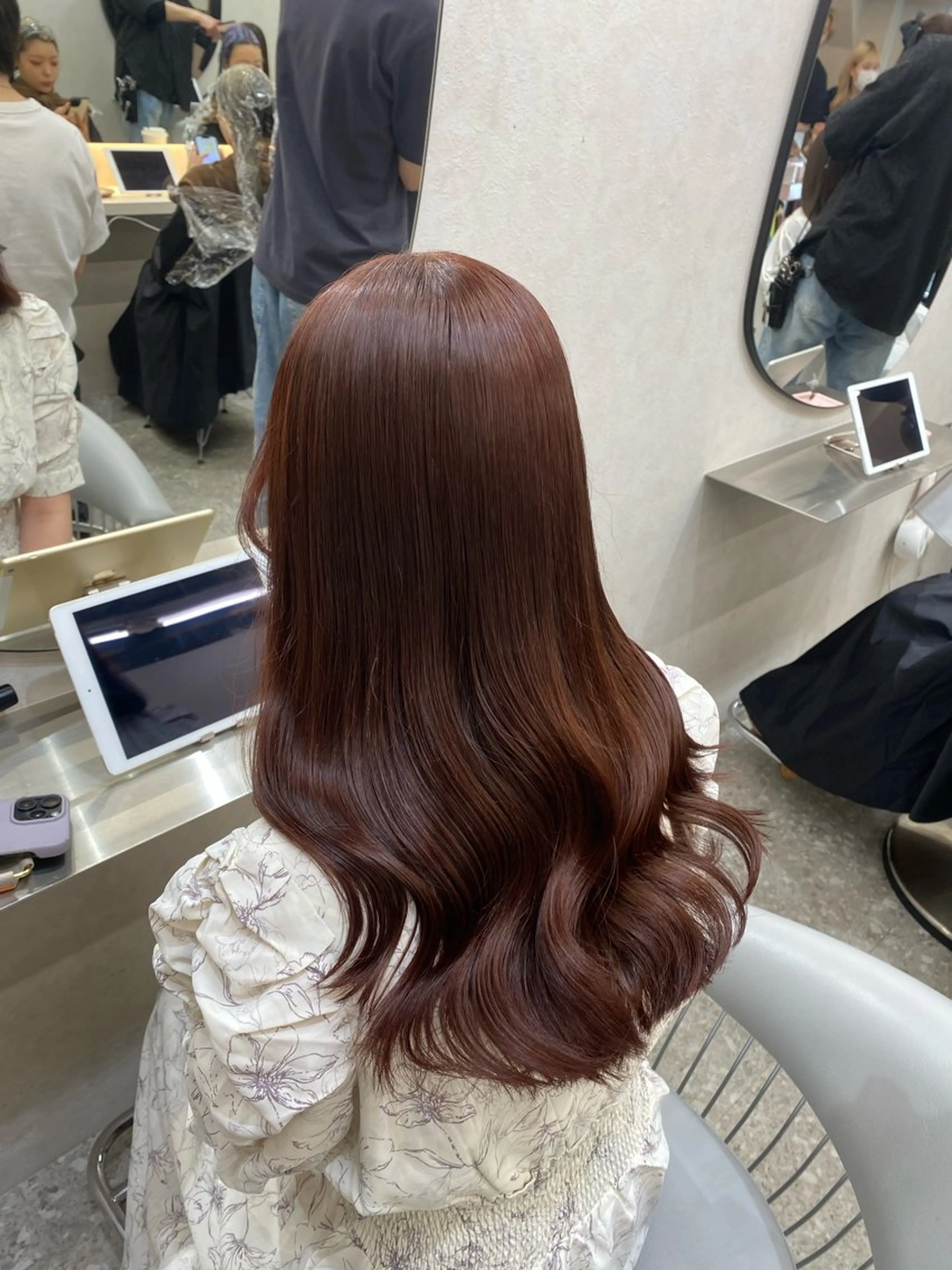 ロング カラー ヘアアレンジ シールエクステ ブリーチ ブラウンカラー ダブルカラー イヤリングカラー カット ヘアカラー トリートメント なな 顔周りカット /シールエクステのヘアスタイル