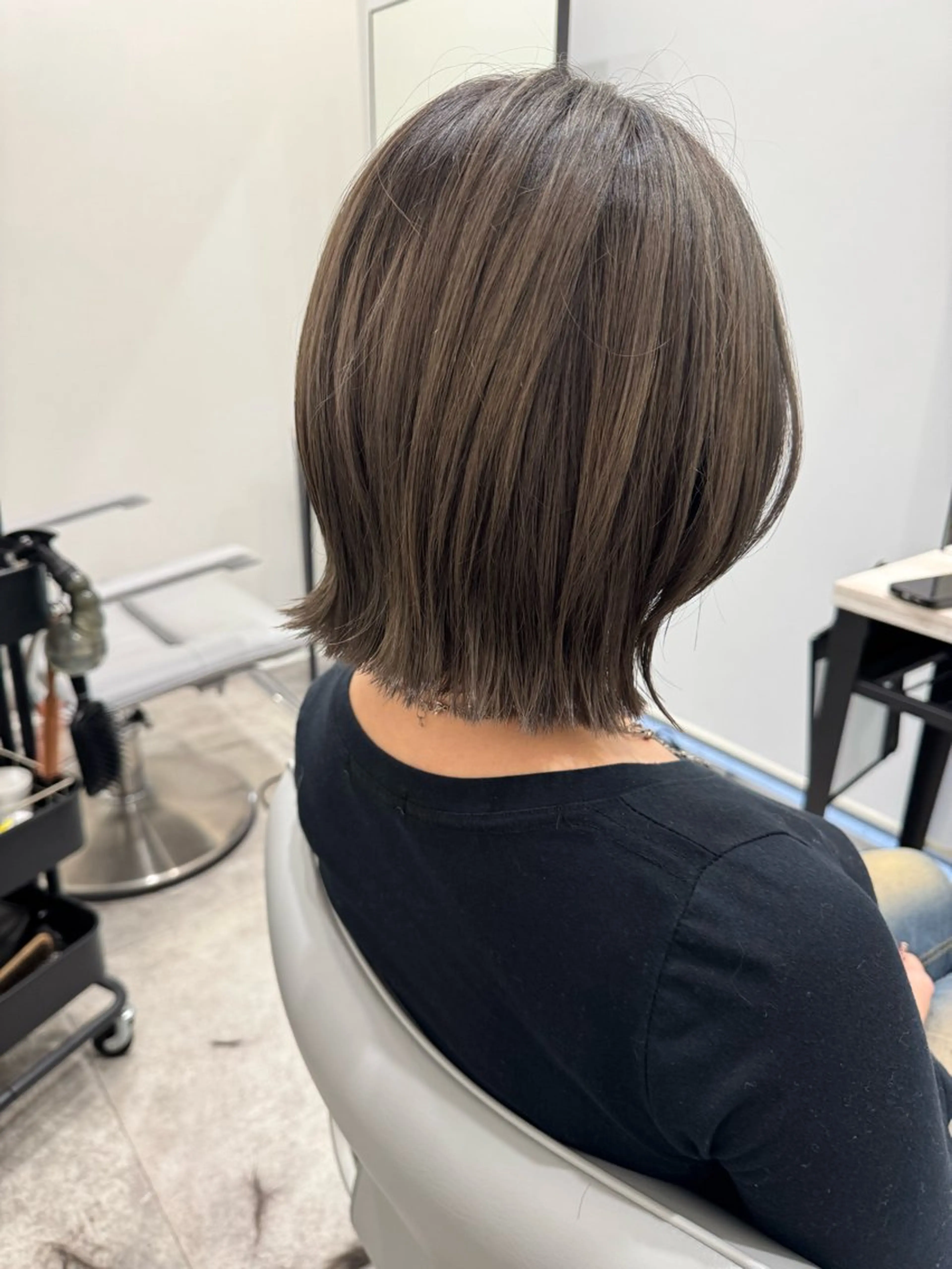 ミディアム カット ヘアカラー トリートメント RAISE by_WHITEのヘアスタイル