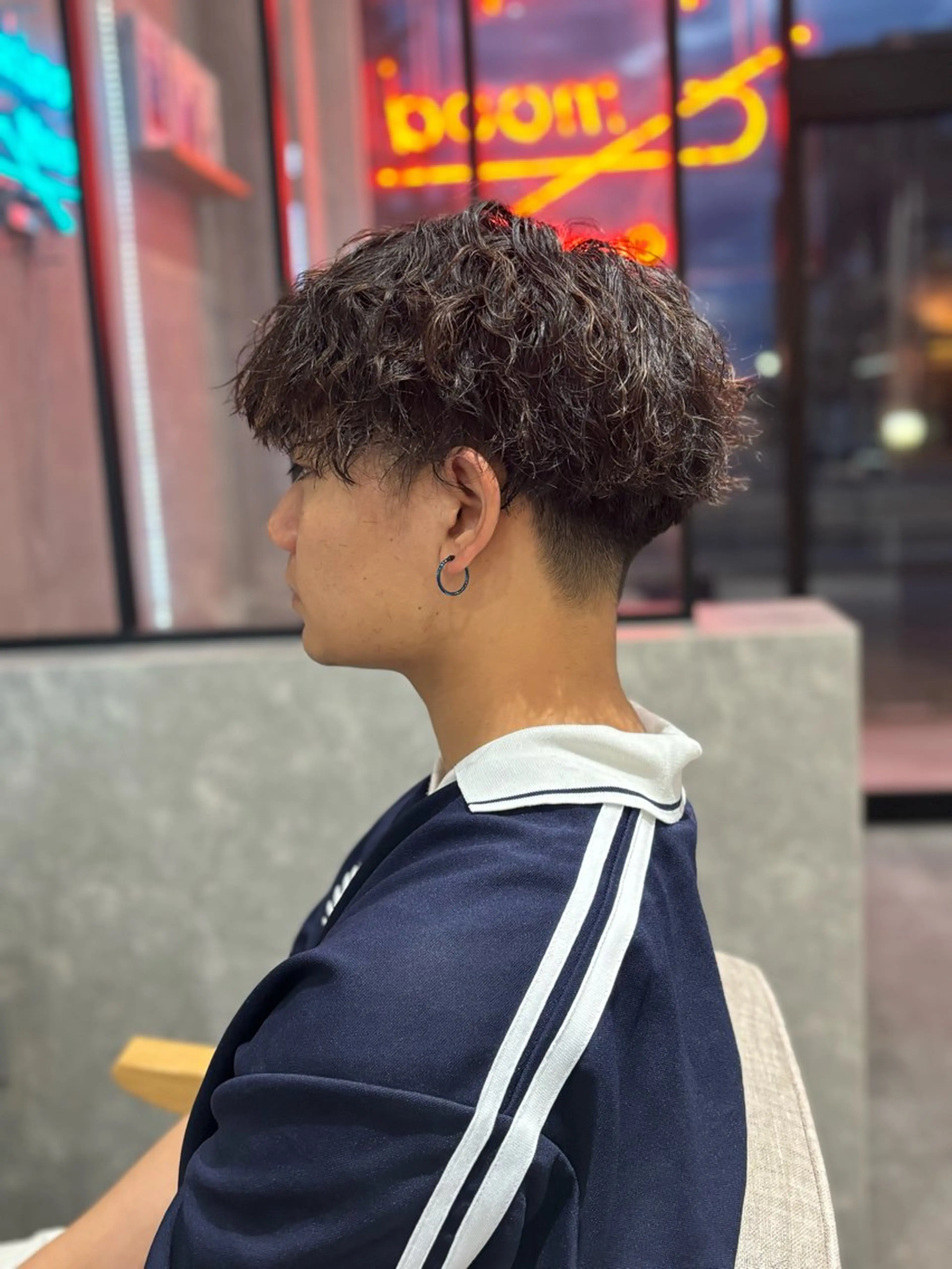 ショート パーマ メンズ センターパート メンズハイトーン マッシュウルフ マッシュ メンズパーマ カット パーマ トリートメント 長谷川 湧のヘアスタイル