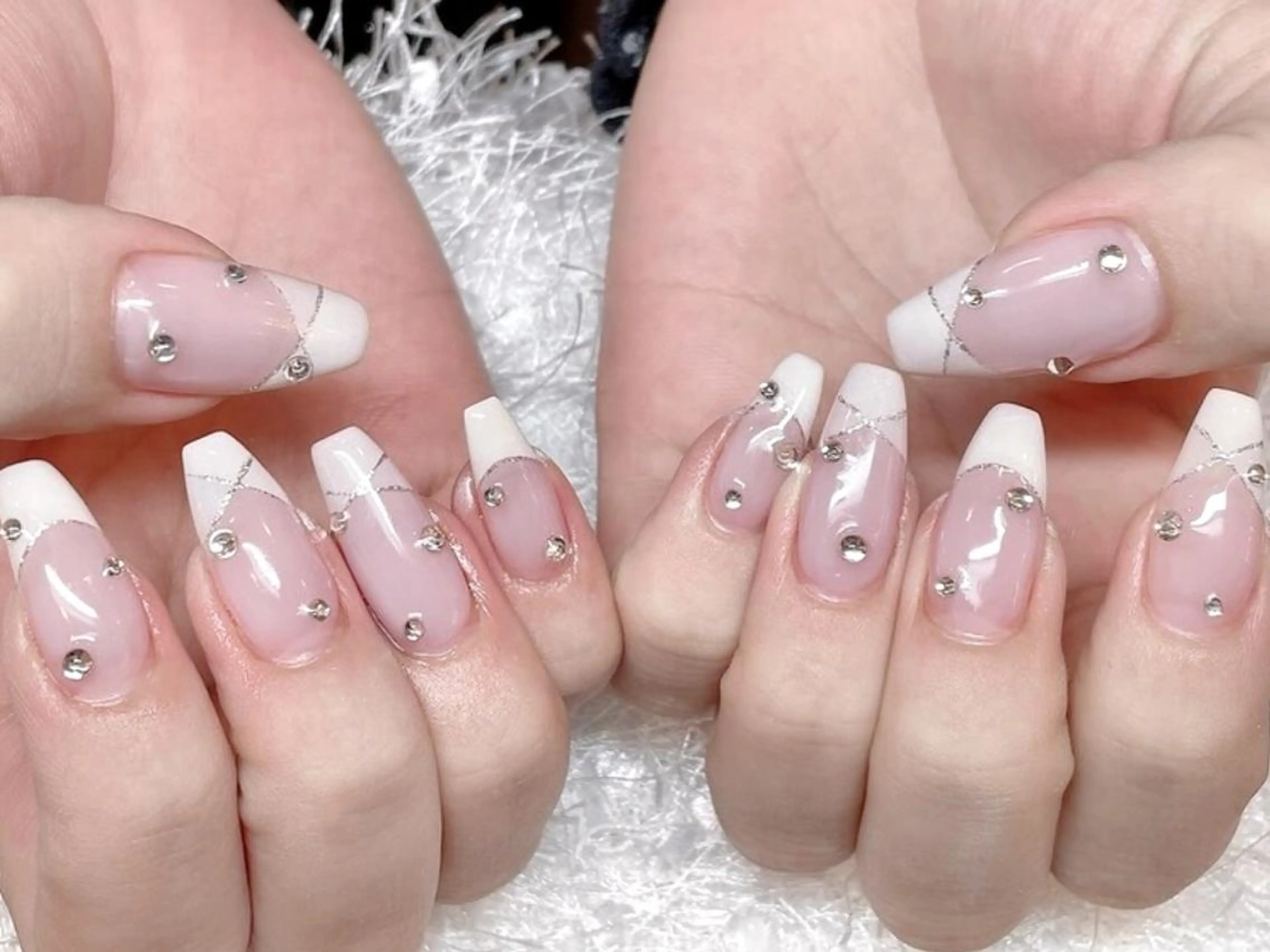 ネイル アートネイル 持ち込み Shis_🦄shi 韓国風キラキラネイルのネイルデザイン
