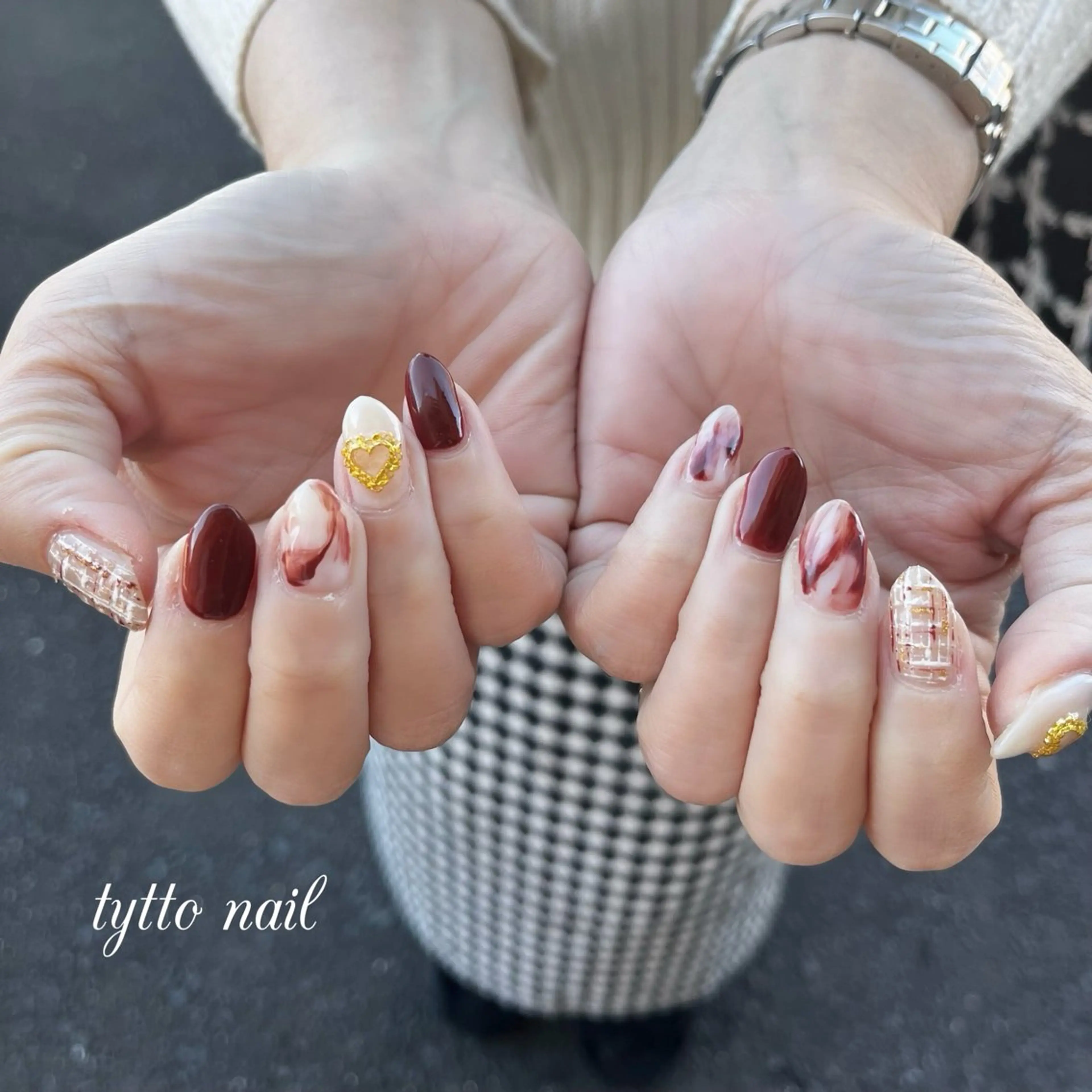 ネイル ブラウン ハート オフィスネイル ツイードネイル バレンタイン ハンドネイル tytto nail ❤︎‪‪eri‪‪のネイルデザイン