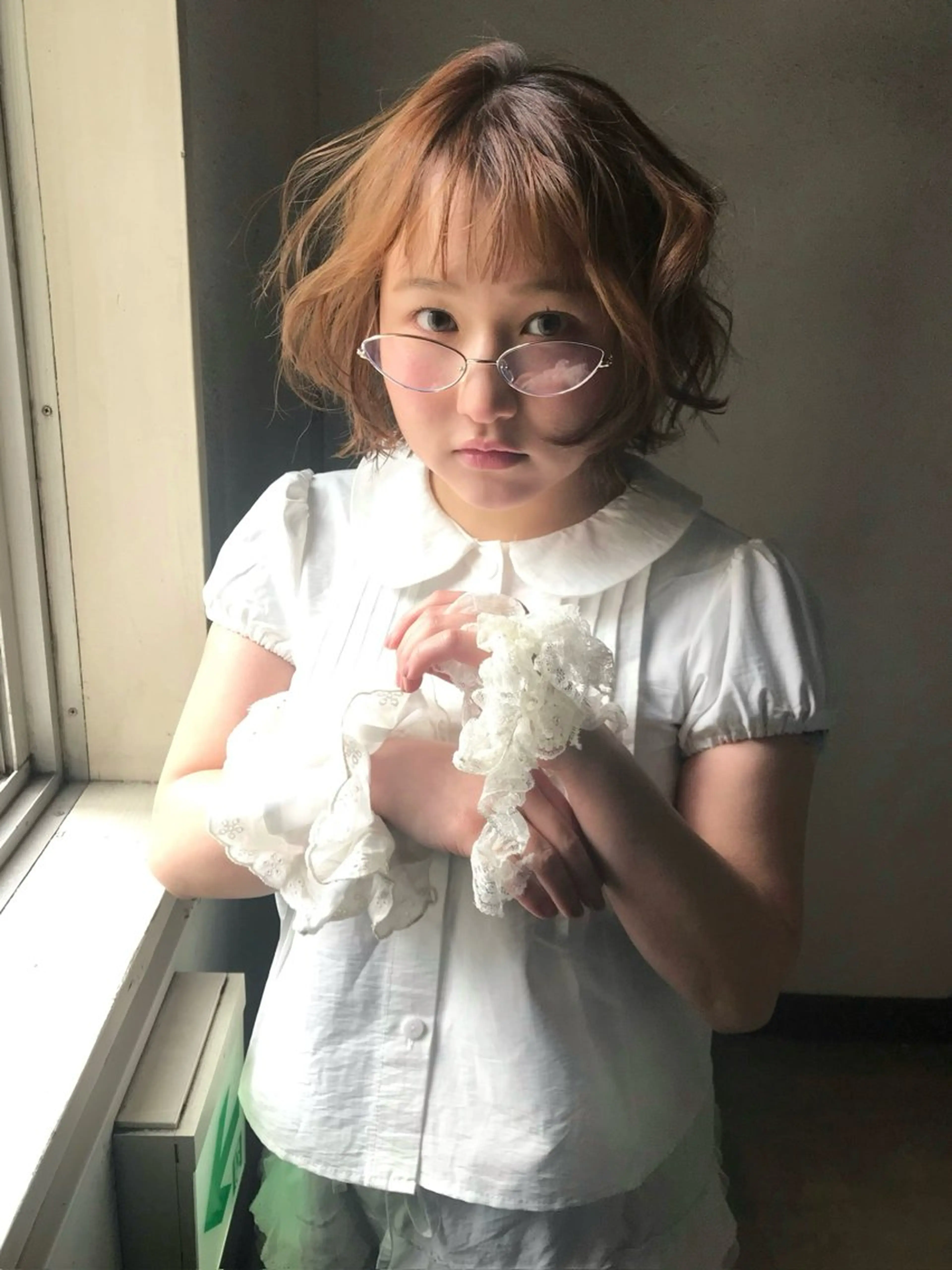 カラー ベージュカラー ブリーチ 透明感カラー ブリーチなしカラー ヘアカラー rinka/暖色 ボブカットモデルのヘアスタイル