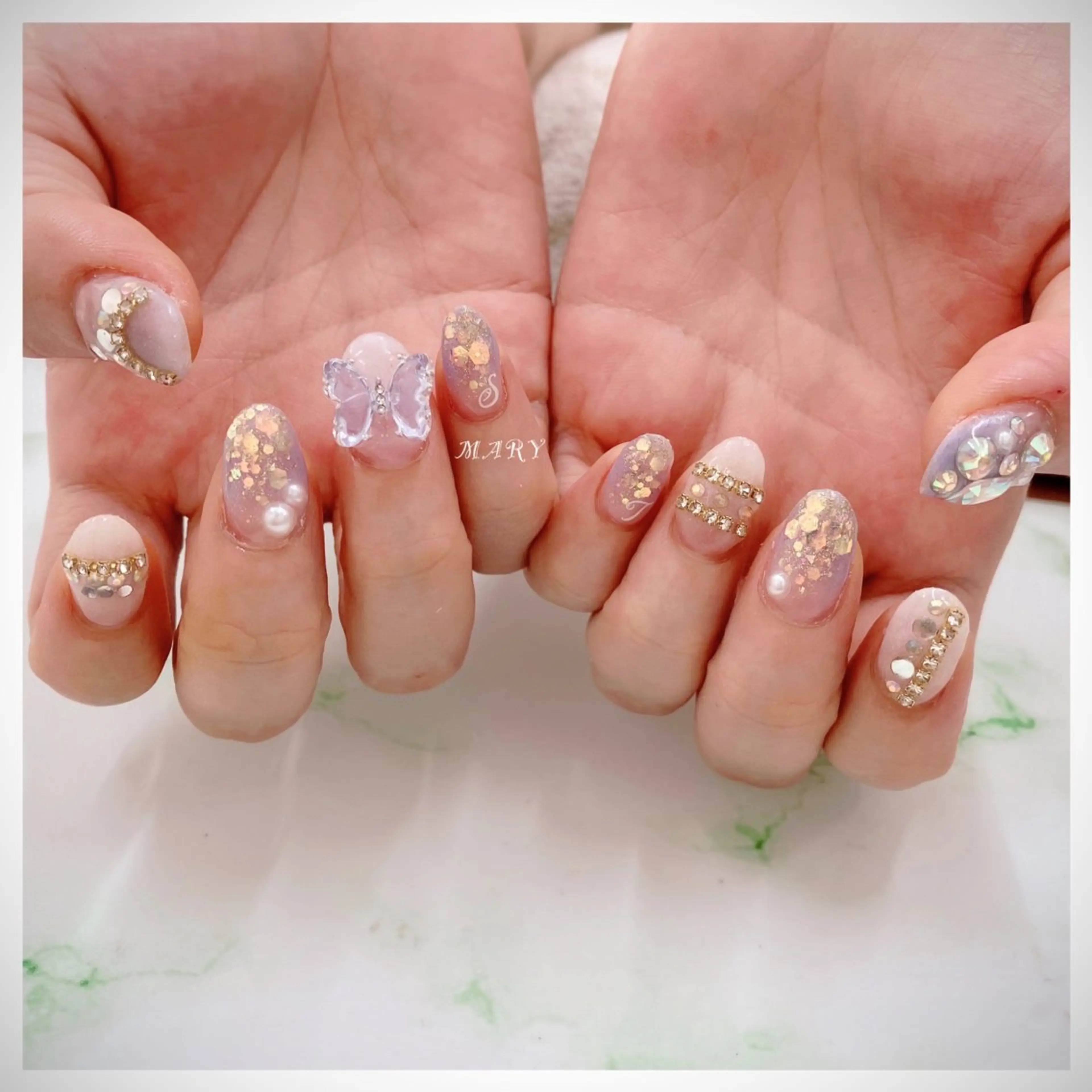 ネイル グラデーション キラキラネイル ラメ(グリッター) 水色 ニュアンスネイル ハンドネイル Mary nail .narumiのネイルデザイン