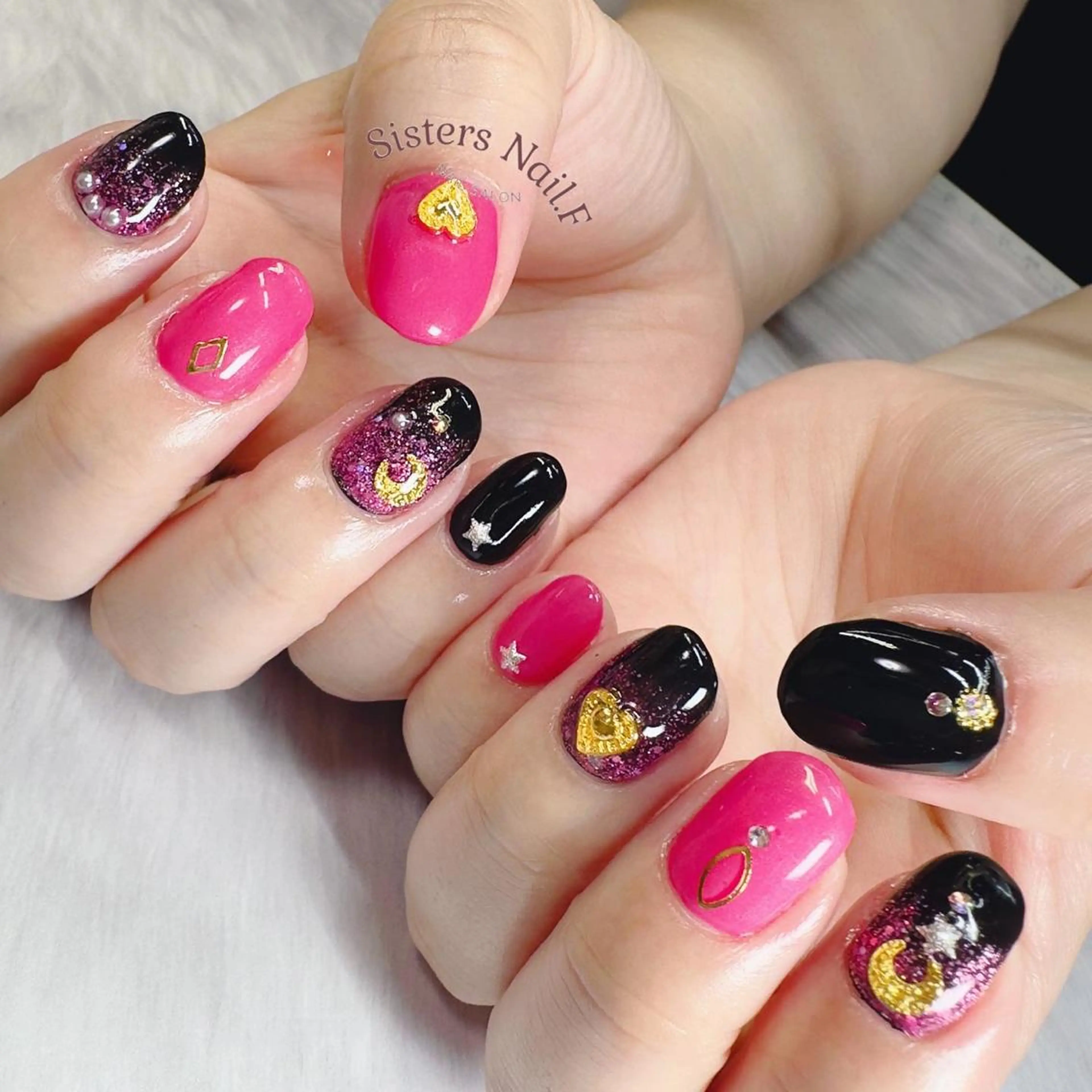 ネイル アートネイル グラデーション ハート ホログラムネイル キラキラネイル sisters nail.fのネイルデザイン