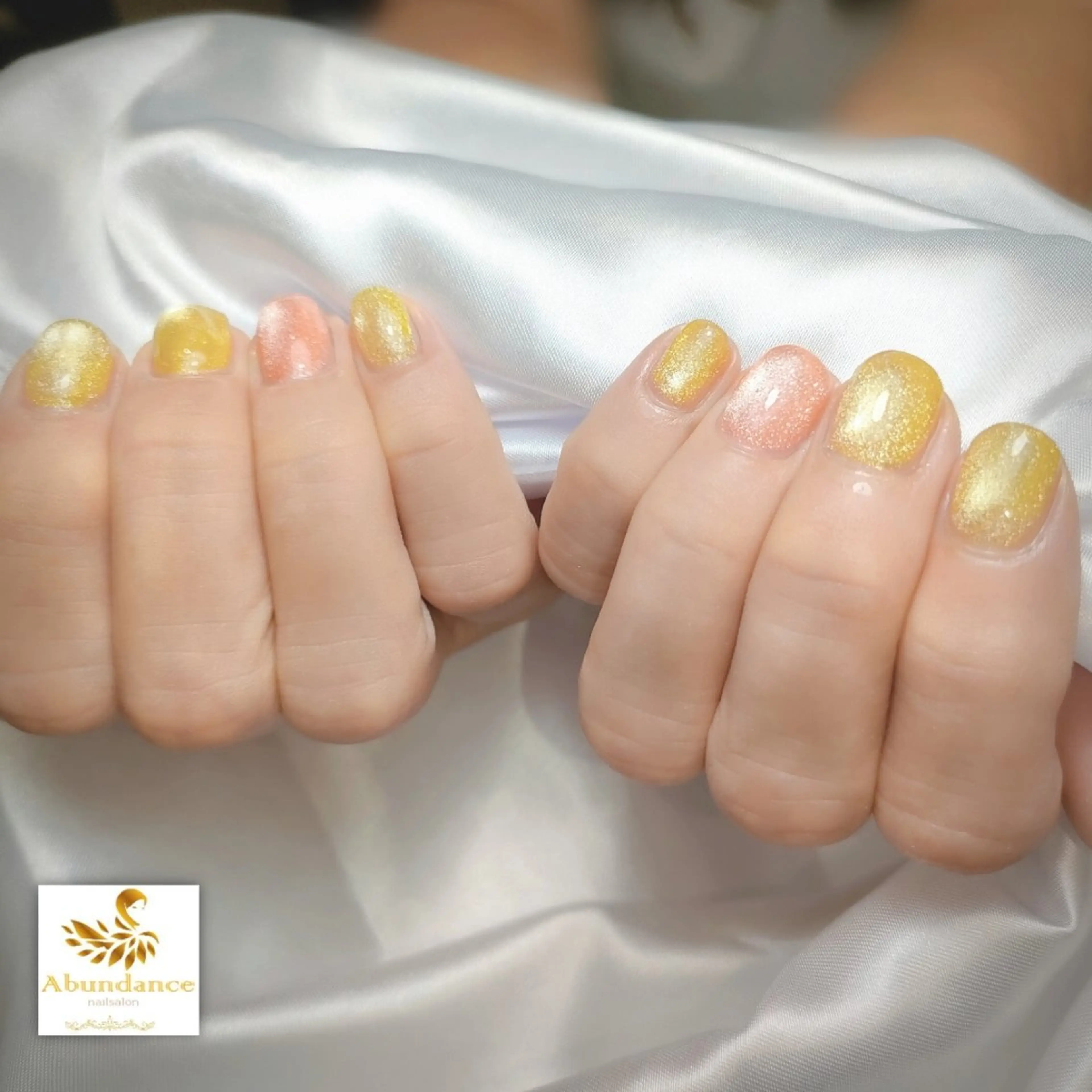 ネイル キラキラネイル マグネットネイル ショートネイル ハンドネイル 完全予約制個室サロン Abundancesのネイルデザイン