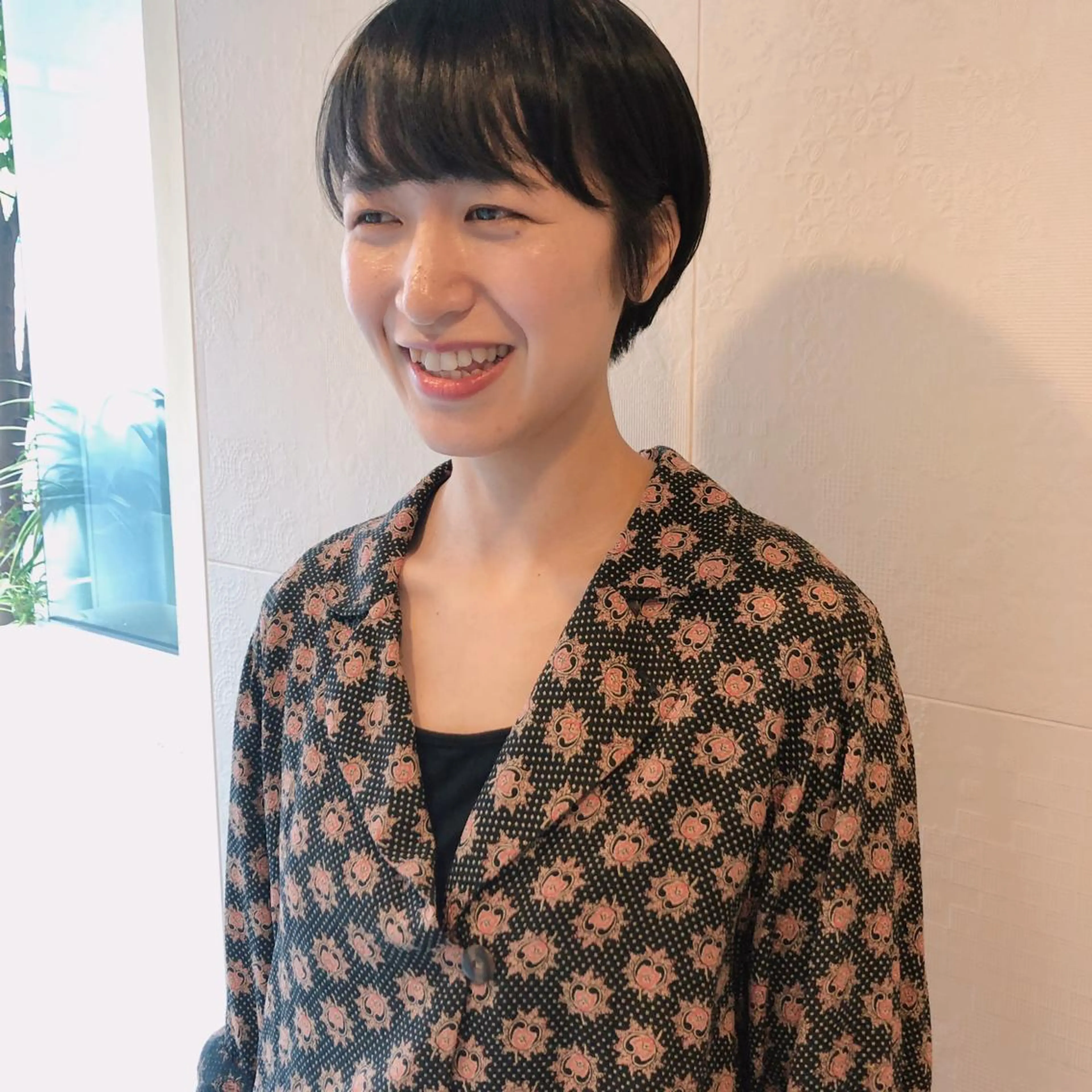 ショート カラー 長井 美佳のヘアスタイル