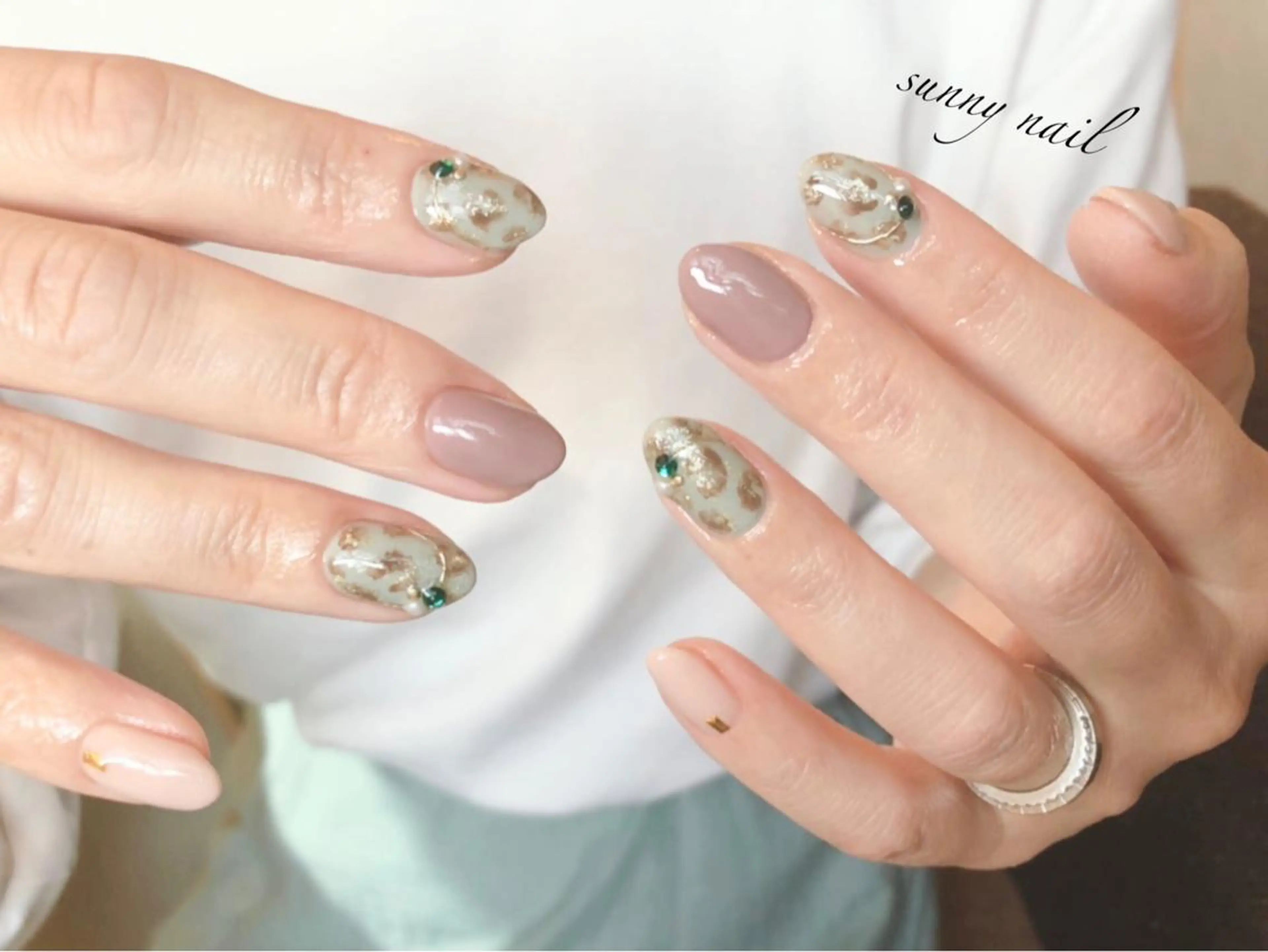 ネイル アニマル柄 グリーン sunny nailのネイルデザイン