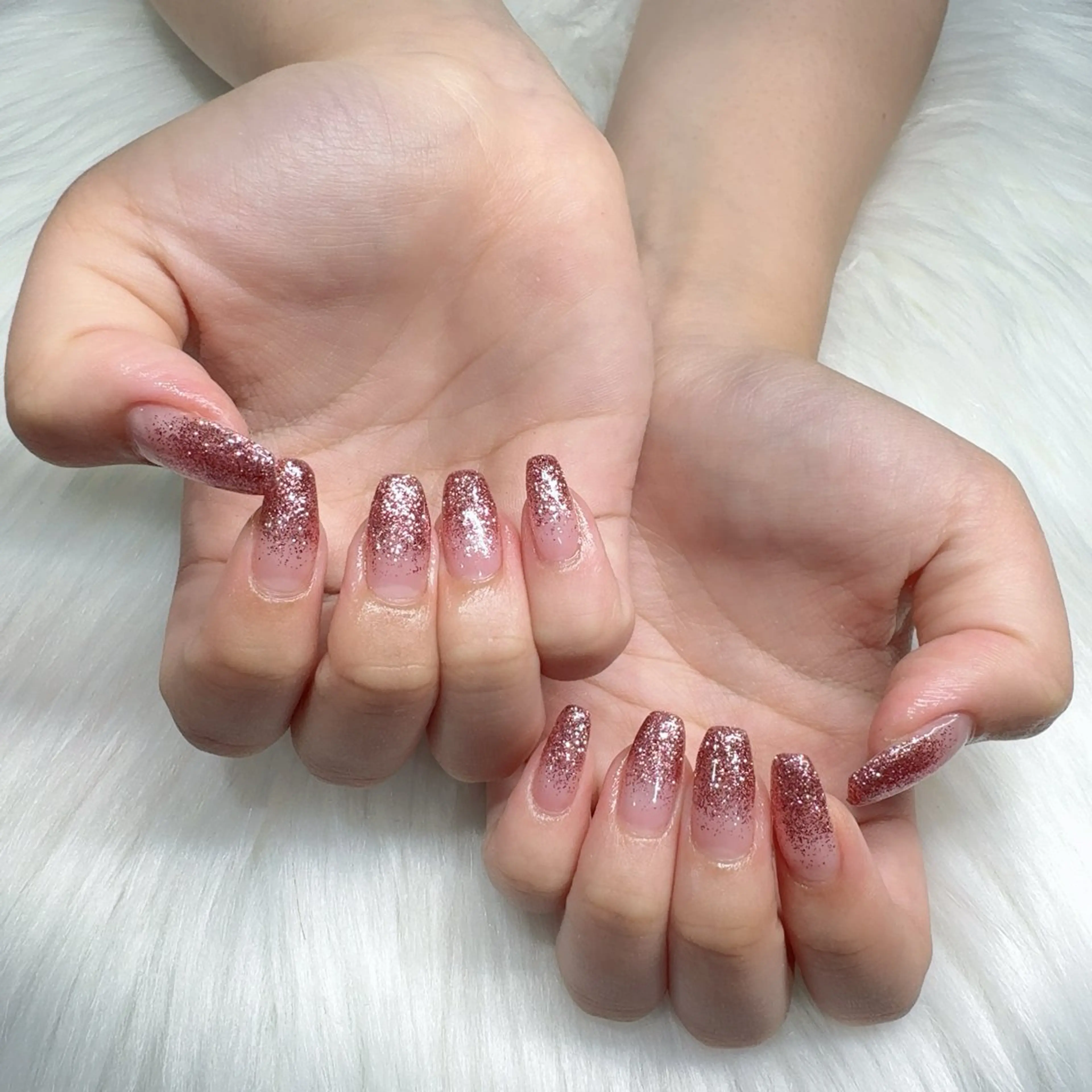 💅練習モデル💅〈オフあり〉　ラメグラデーション💖✨の写真