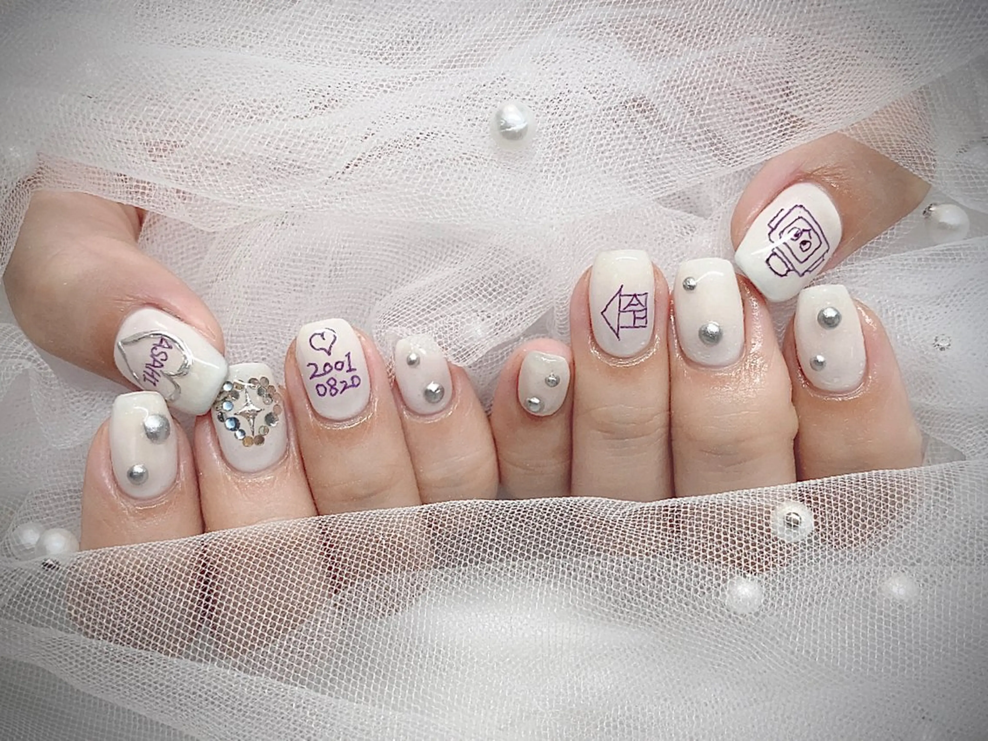 ネイル I-nailロング /ワンホン/キラキラのネイルデザイン