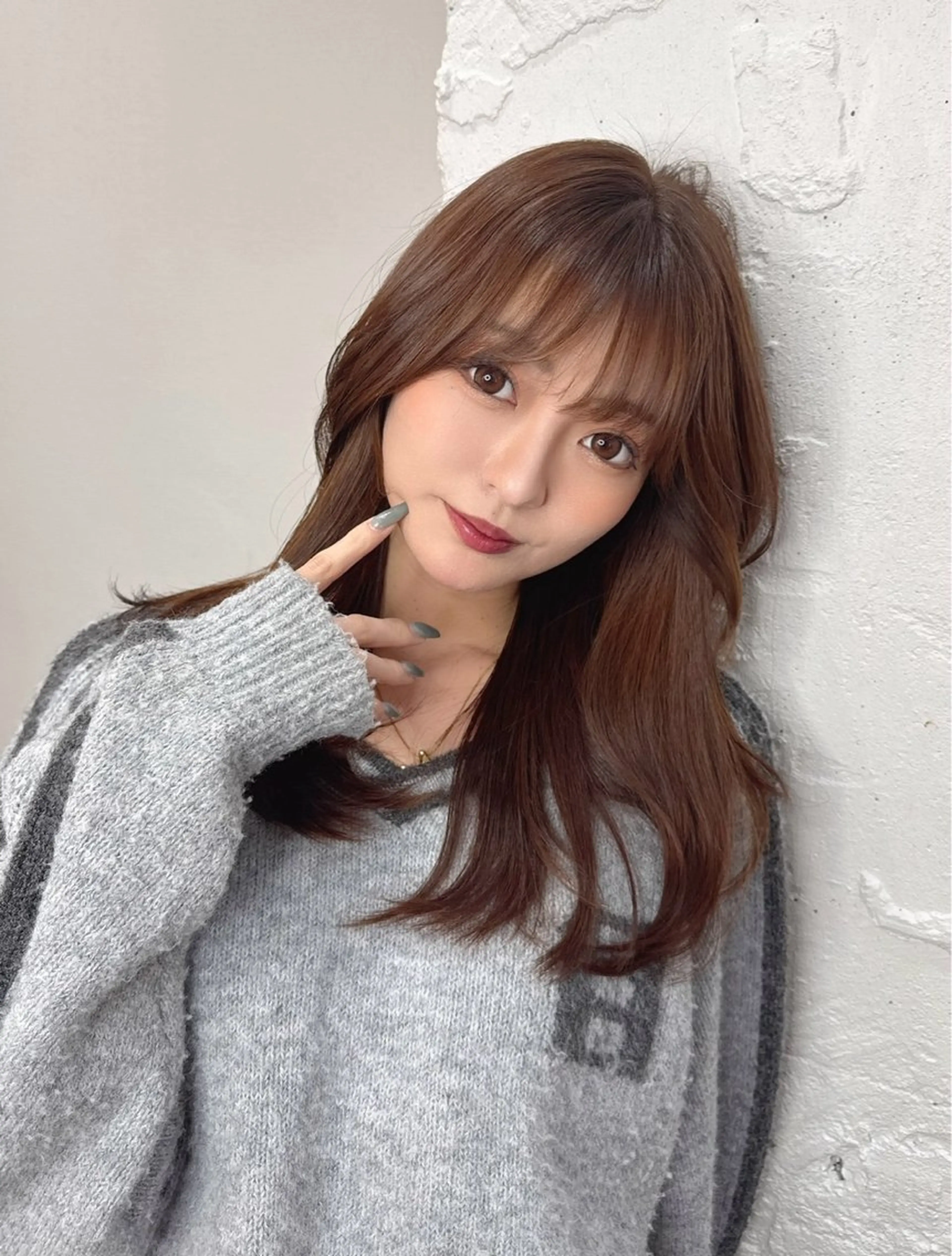 ミディアム カラー グレージュ レイヤーカット カット ヘアカラー トリートメント レイヤーカット BLend 渋谷のヘアスタイル