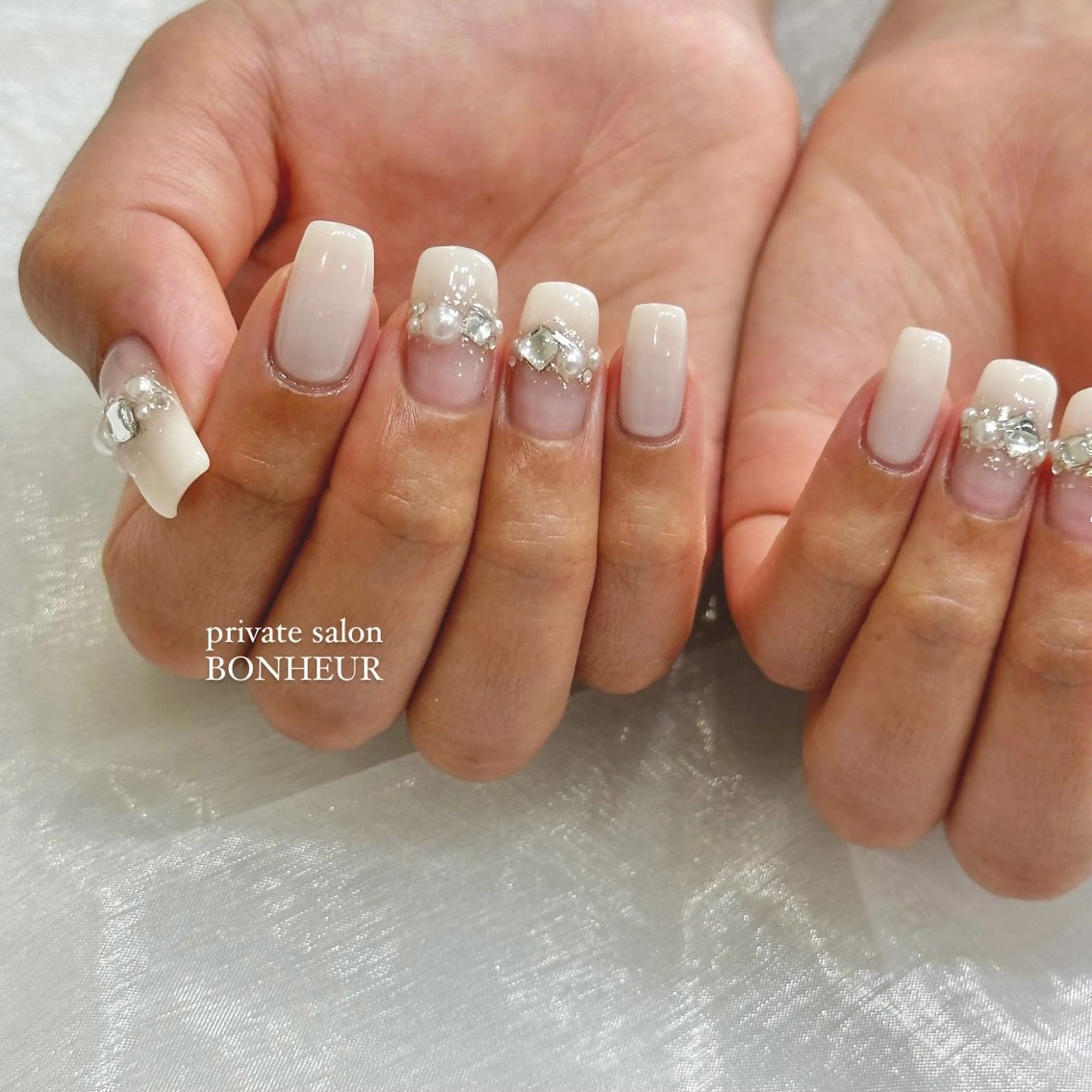 ネイル ハンドネイル BONHEUR Annaのネイルデザイン