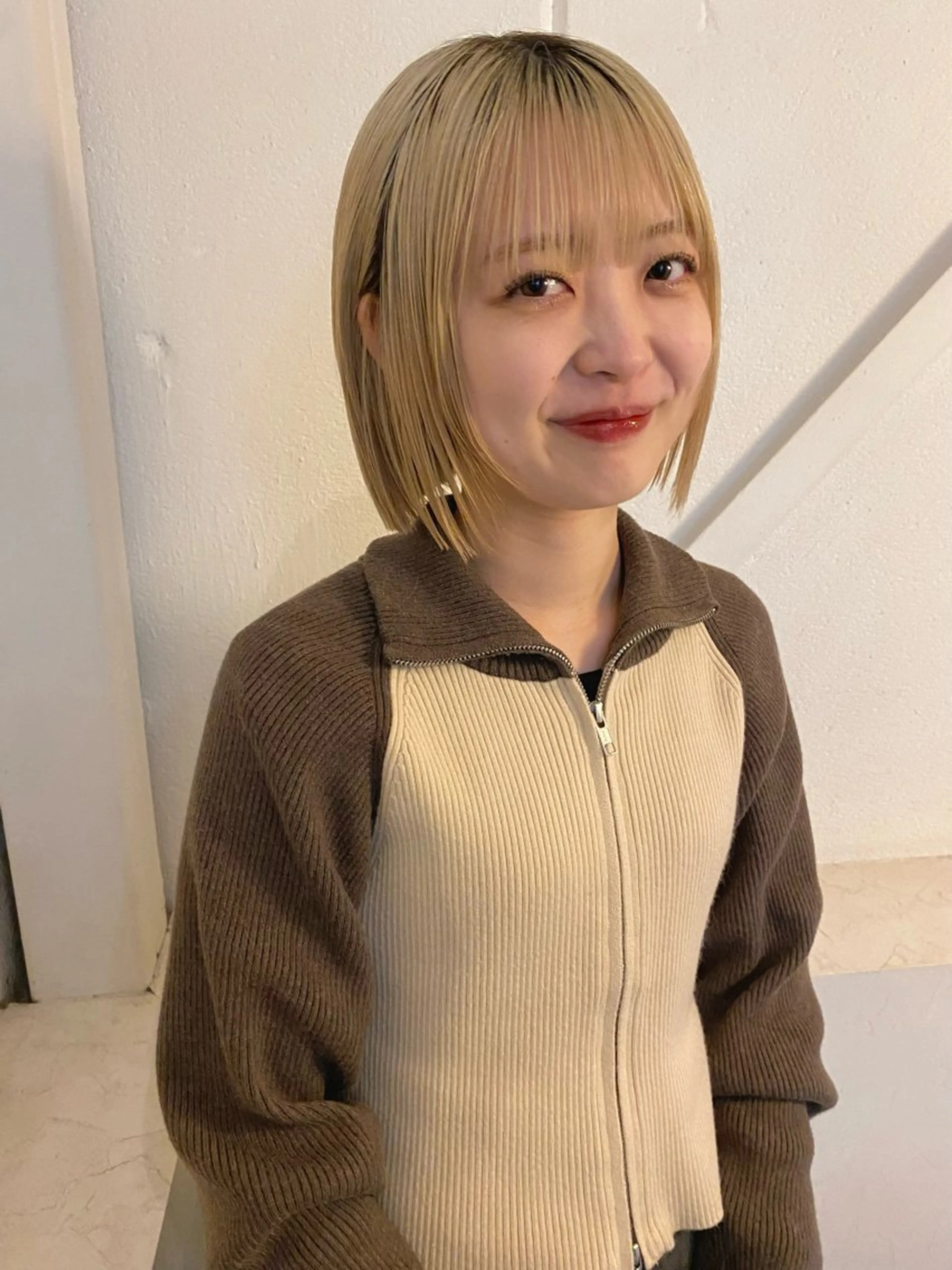 ショート カラー ブリーチ ブロンド ケアブリーチ ヘアカラー 森貴裕/ベージュ/ パーマ/オリーブのヘアスタイル