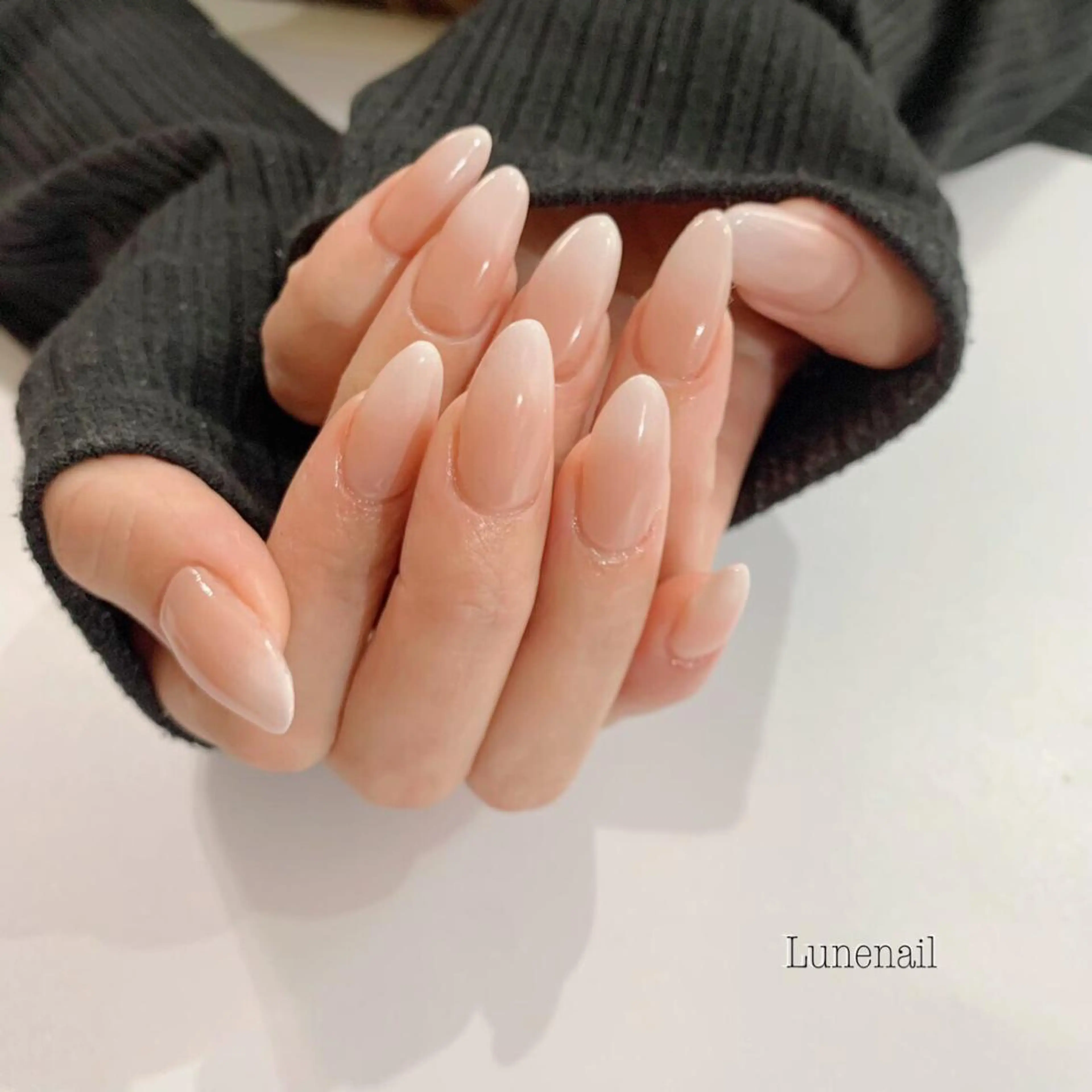 ミディアム ハンドネイル Lune nailのネイルデザイン
