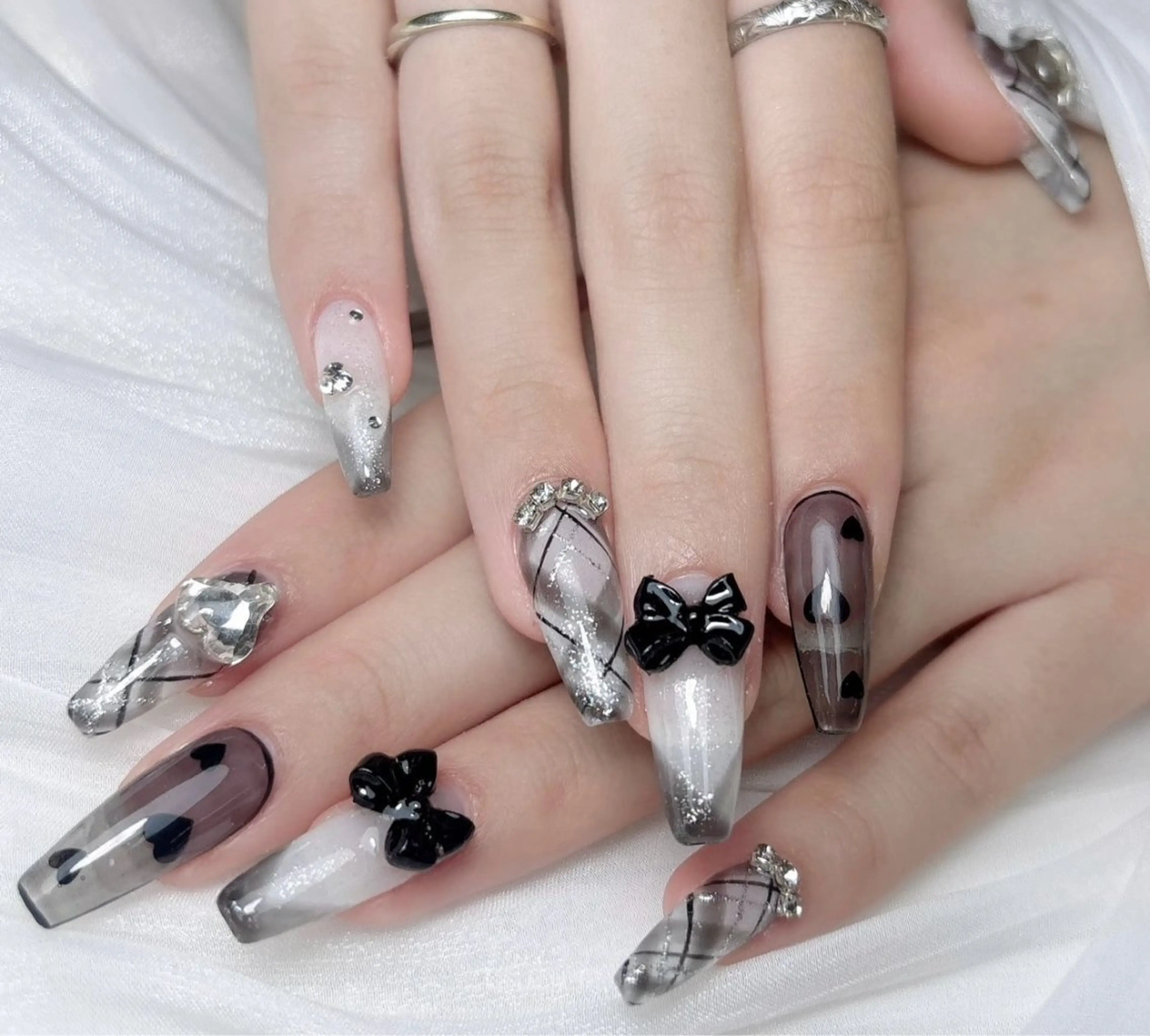 ネイル アートネイル フラッシュネイル グラデーション ラメ(グリッター) マグネットネイル ハンドネイル ╹◡╹MimoEye lash🌻Nailのマツエク・マツパデザイン