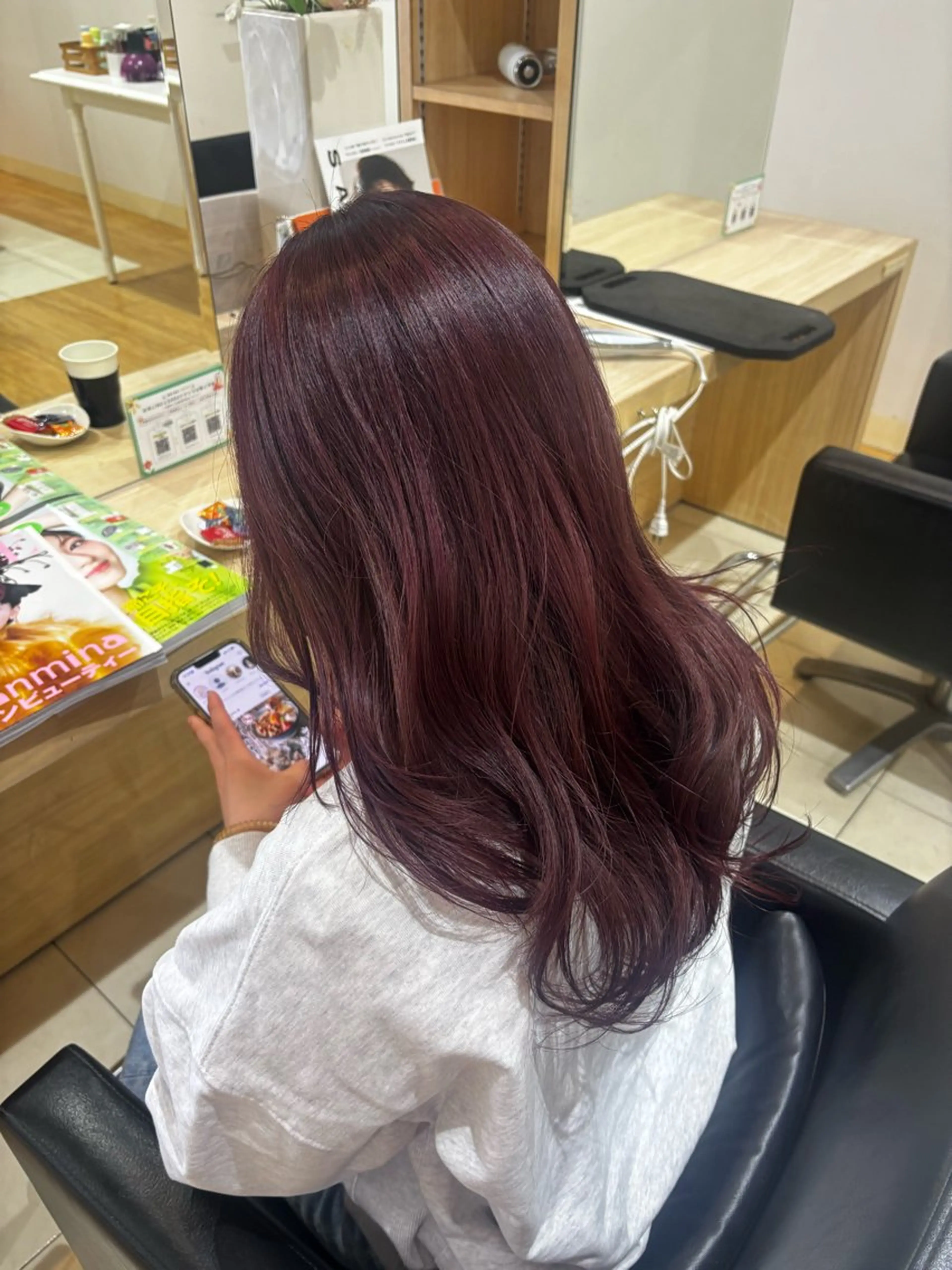 ロング ヘアカラー 松岡 ひなののヘアスタイル