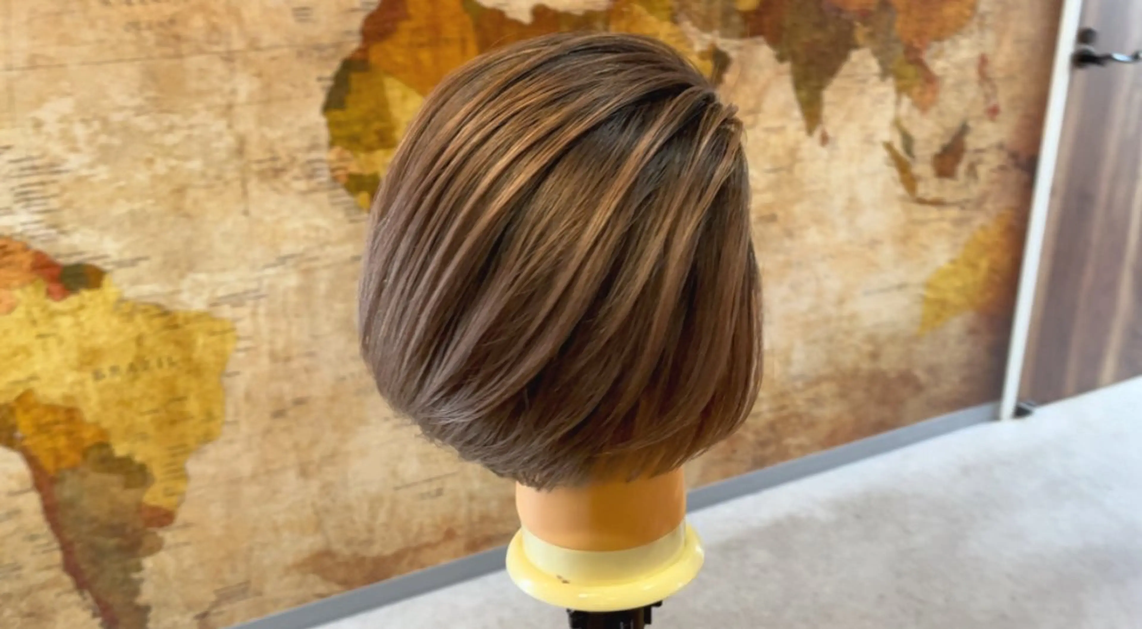 カラー グレージュ soins de MaLilyのヘアスタイル