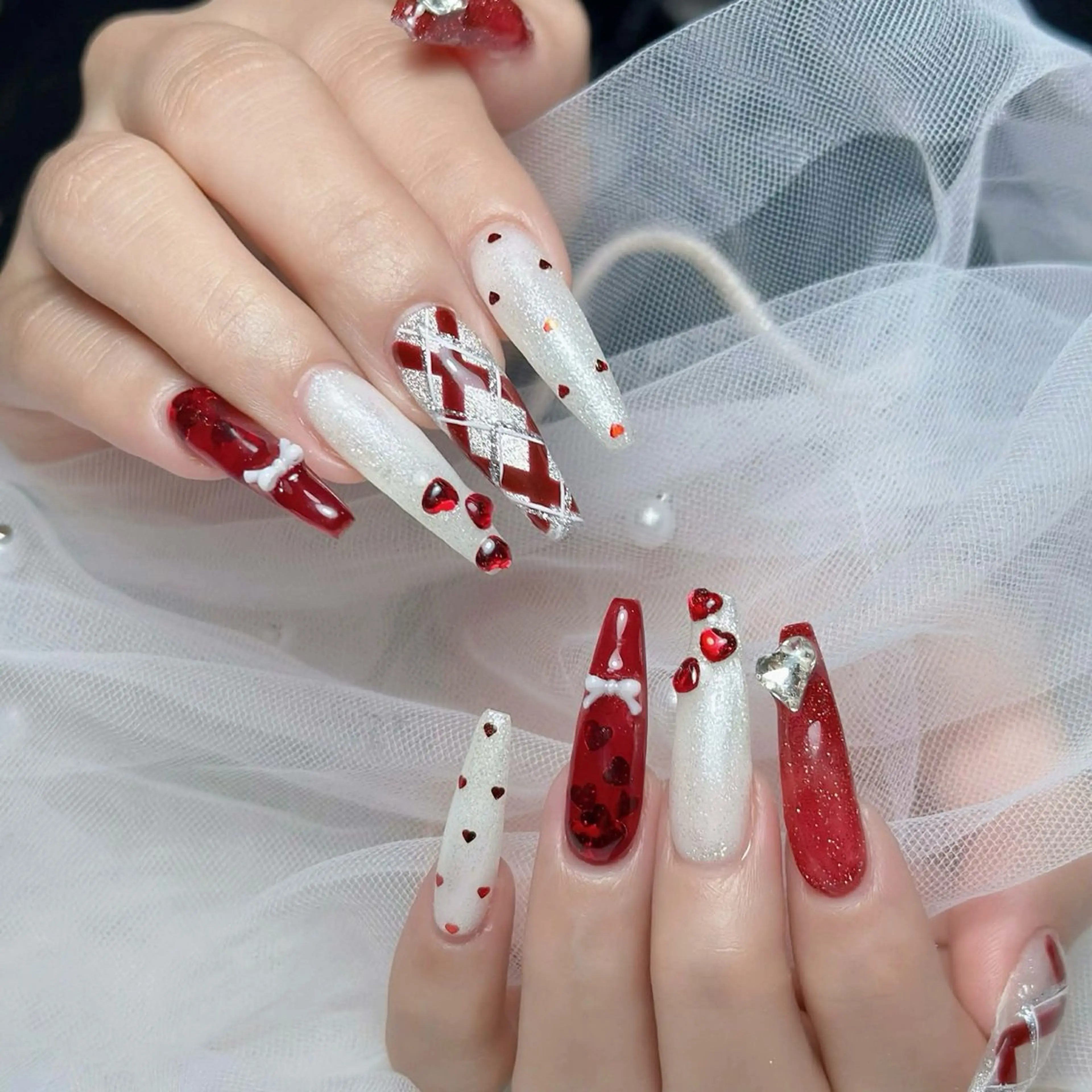 ネイル オーロラネイル ボルドー ブラウン 氷ネイル・うるうるネイル キラキラネイル ハンドネイル Julli NailStudioのネイルデザイン