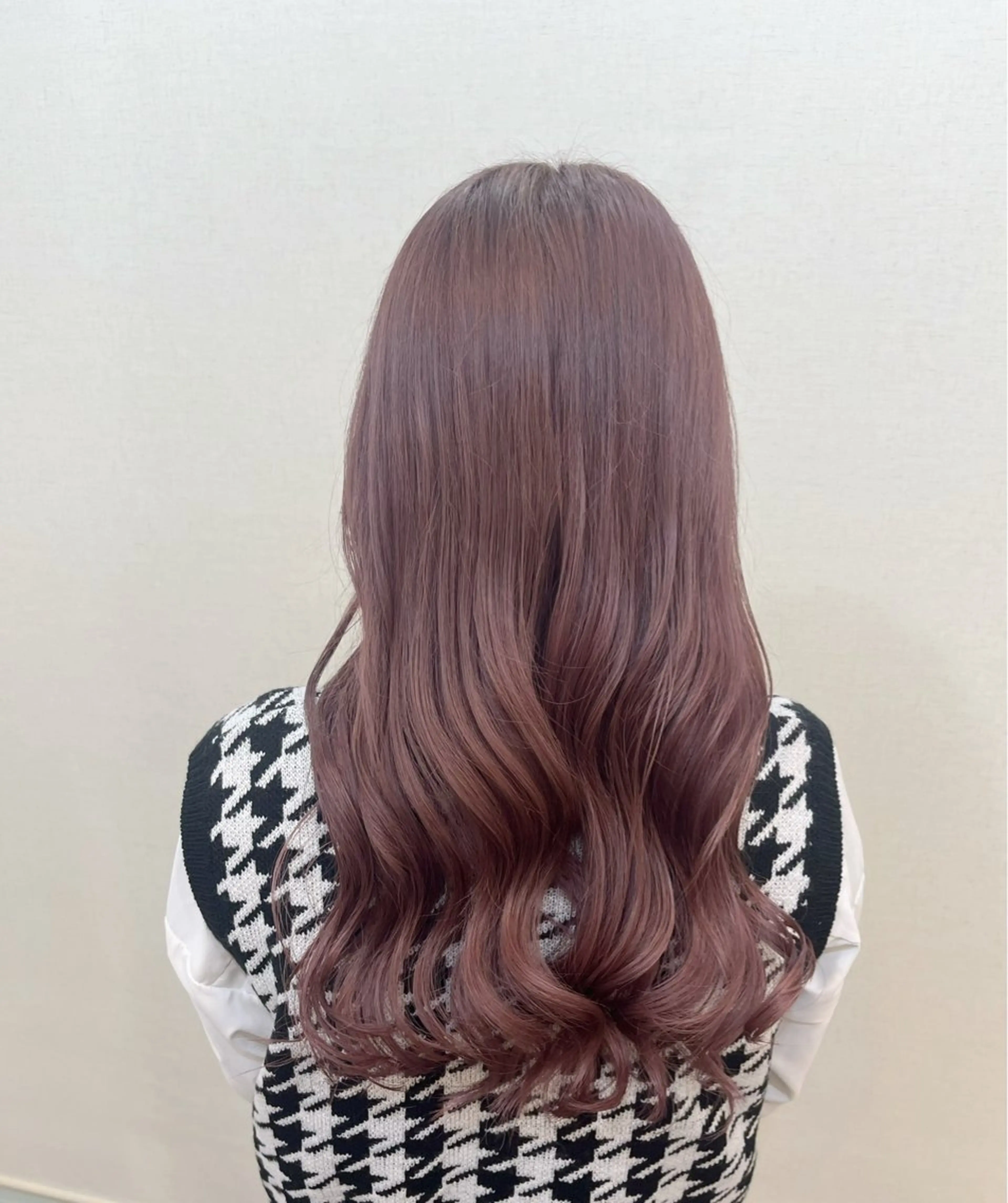 セミロング カラー カット ヘアカラー 伊藤 由妃乃のヘアスタイル