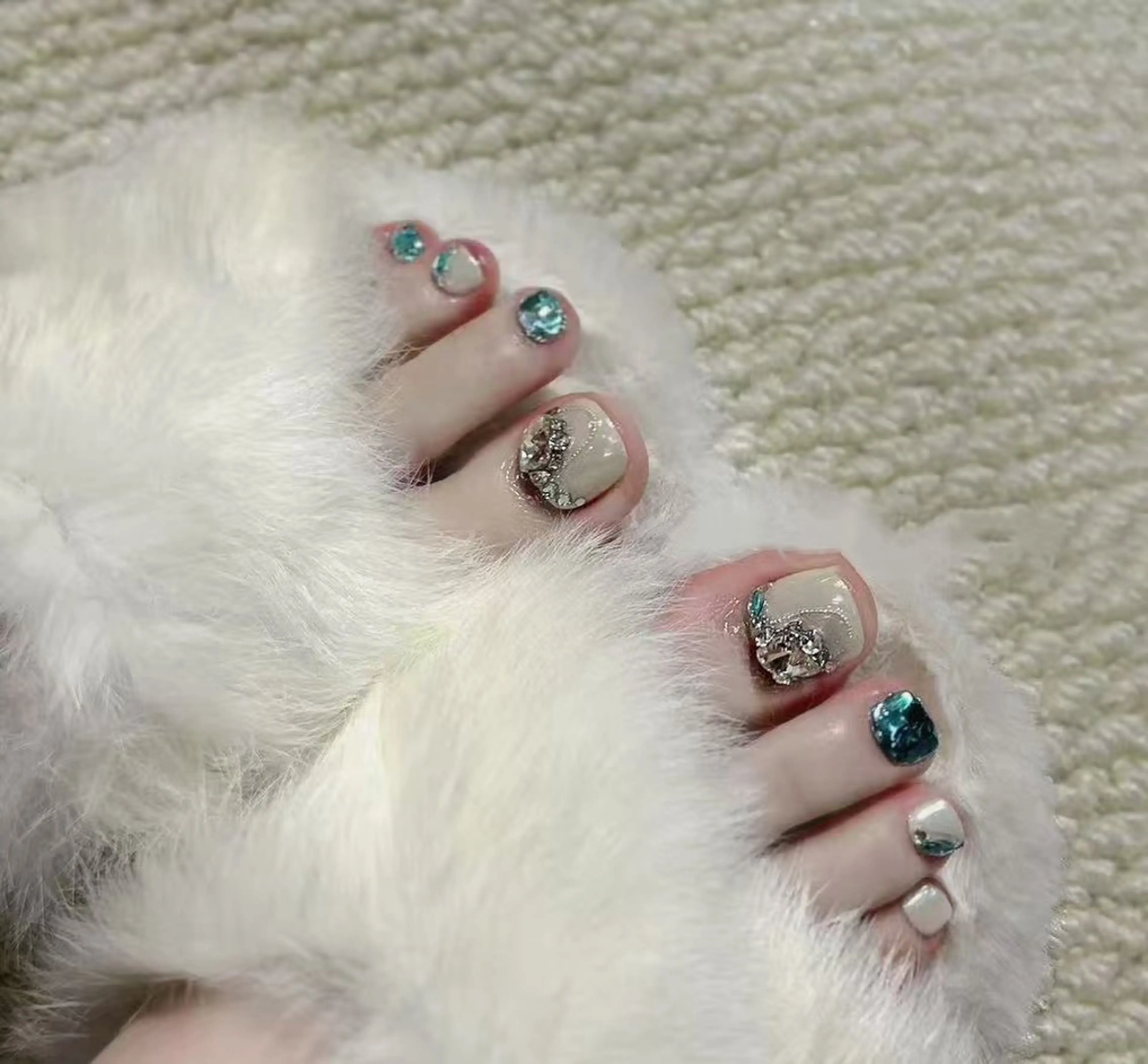 ネイル オーロラネイル フラワーネイル フットネイル フレンチネイル ジェルネイル フットネイル BabyYouMi nailのネイルデザイン