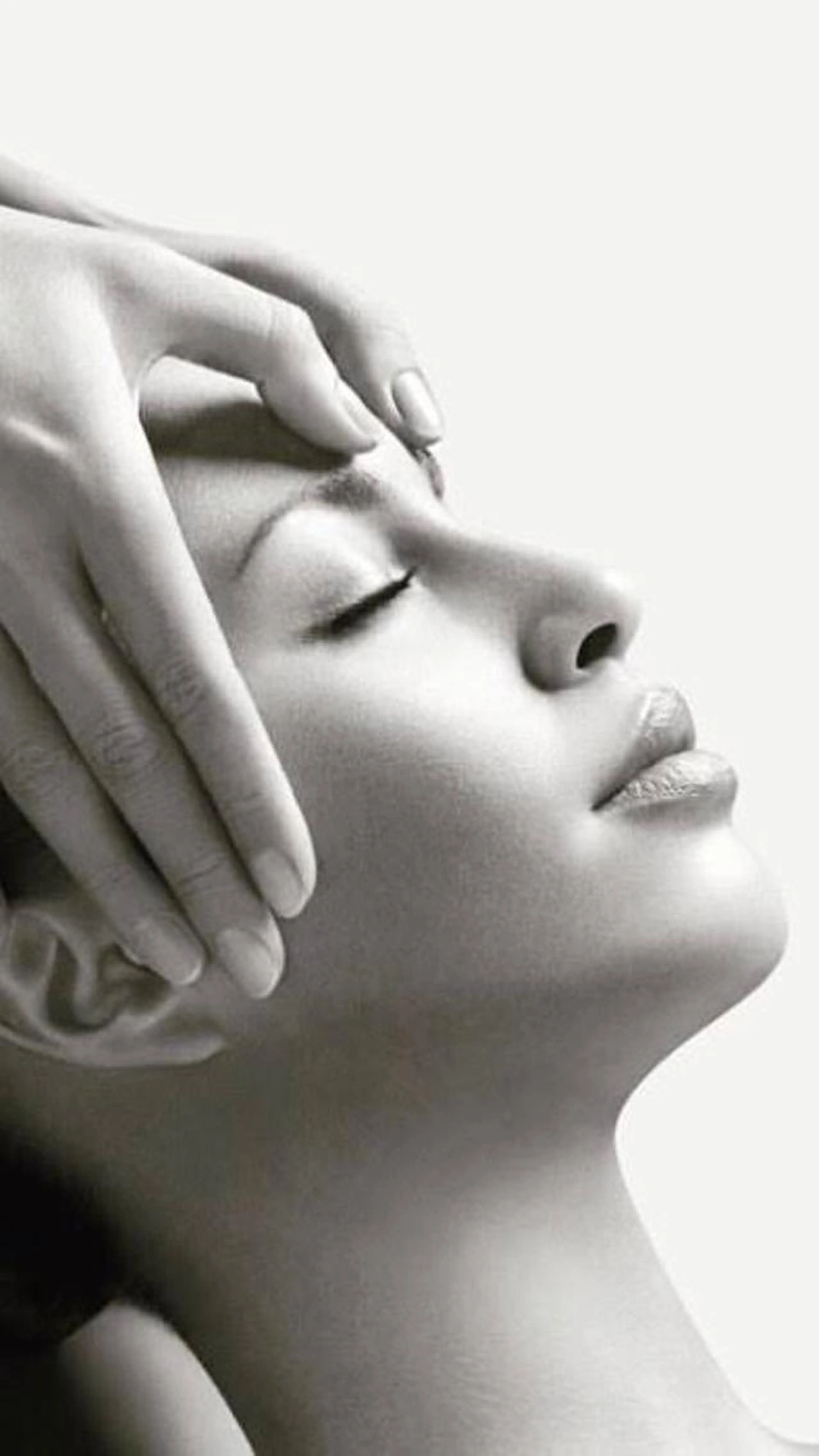 疲れ目・しわ目周り集中プロフェッショナルケア　ソティスアイトリートメント　55分の写真