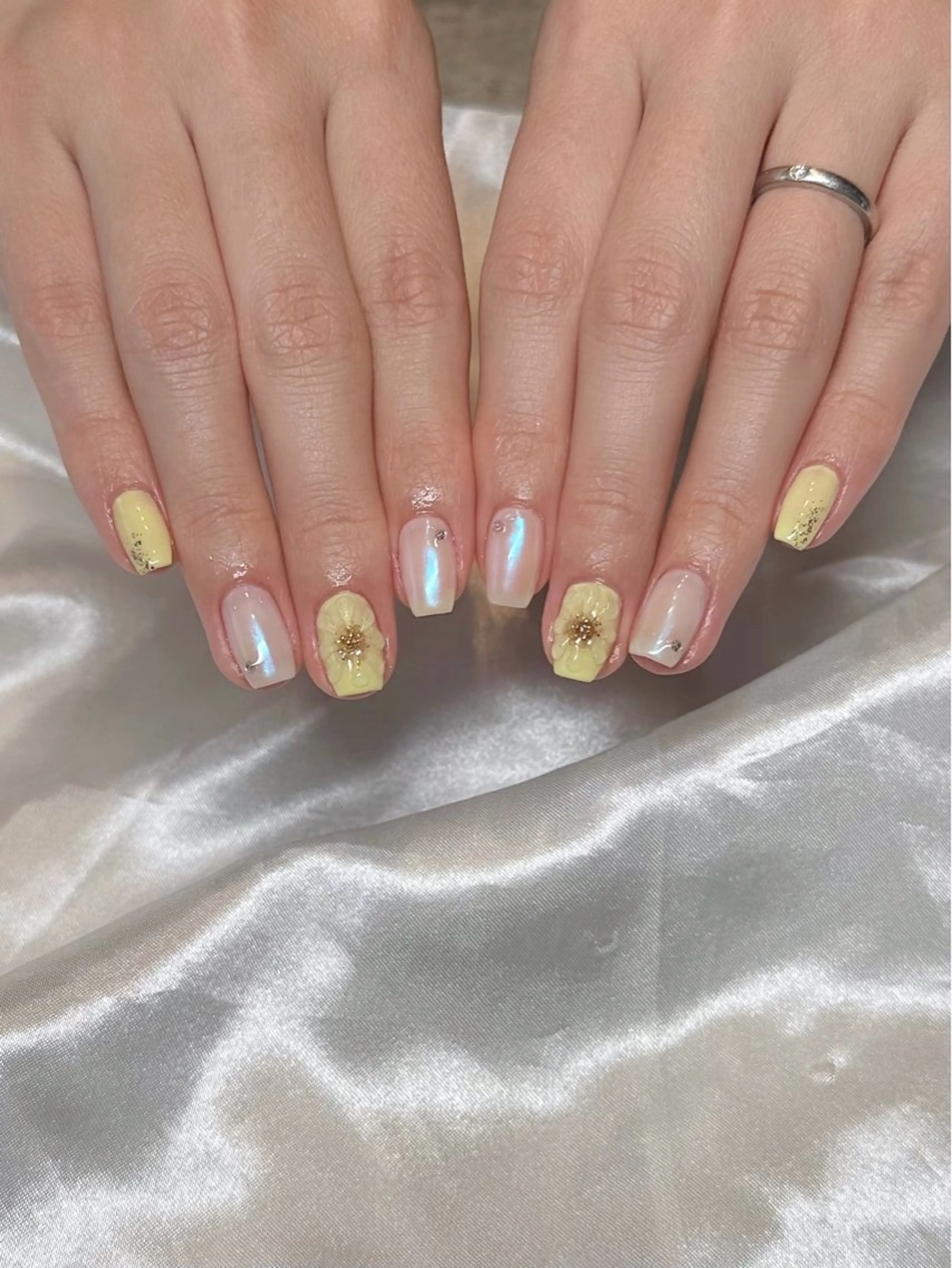 ネイル フラッシュネイル マグネットネイル ニュアンスネイル シンプルネイル 夏ネイル ハンドネイル at Nailのネイルデザイン