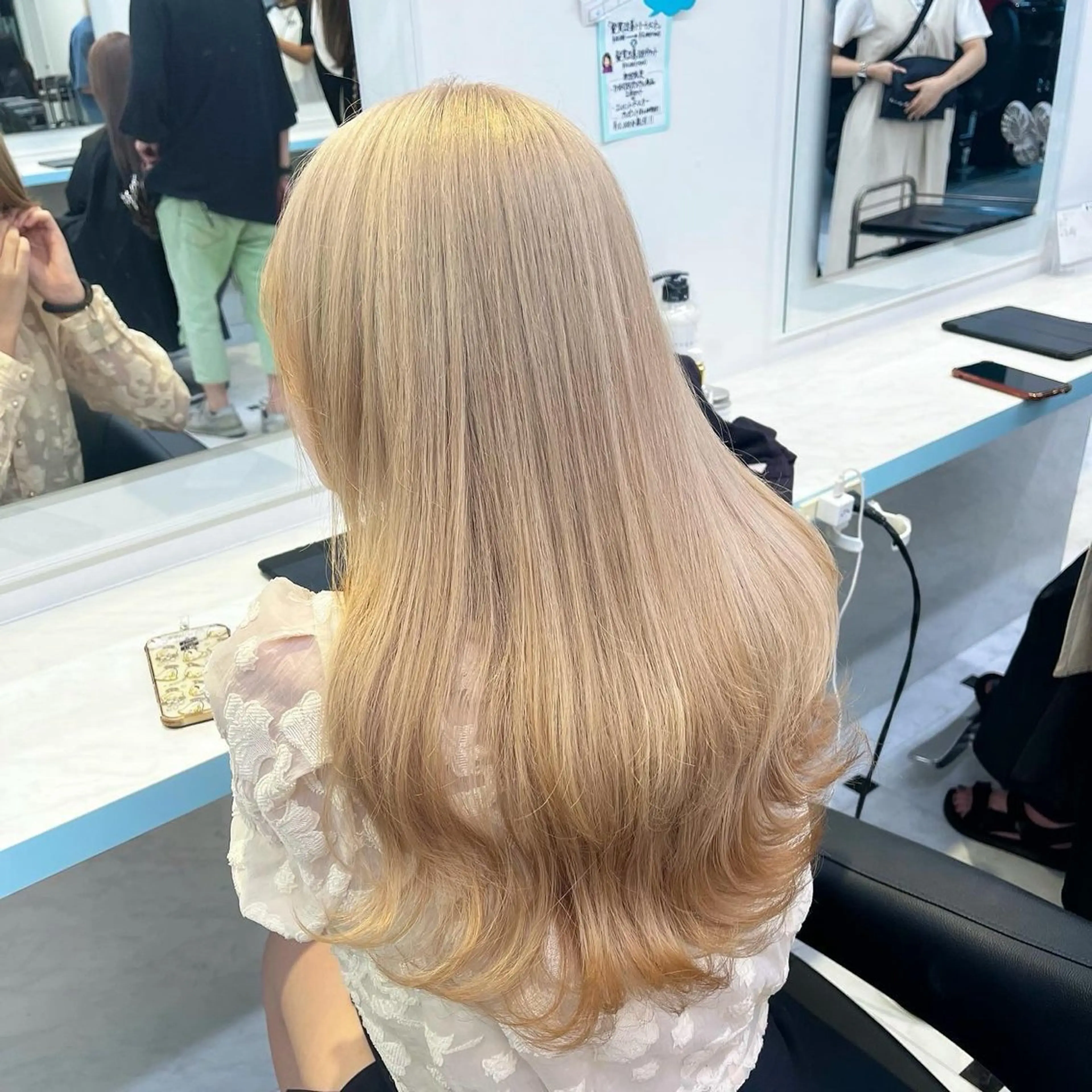 ロング カラー ヘアカラー ブリーチカラー 🩵MIZUKIのヘアスタイル