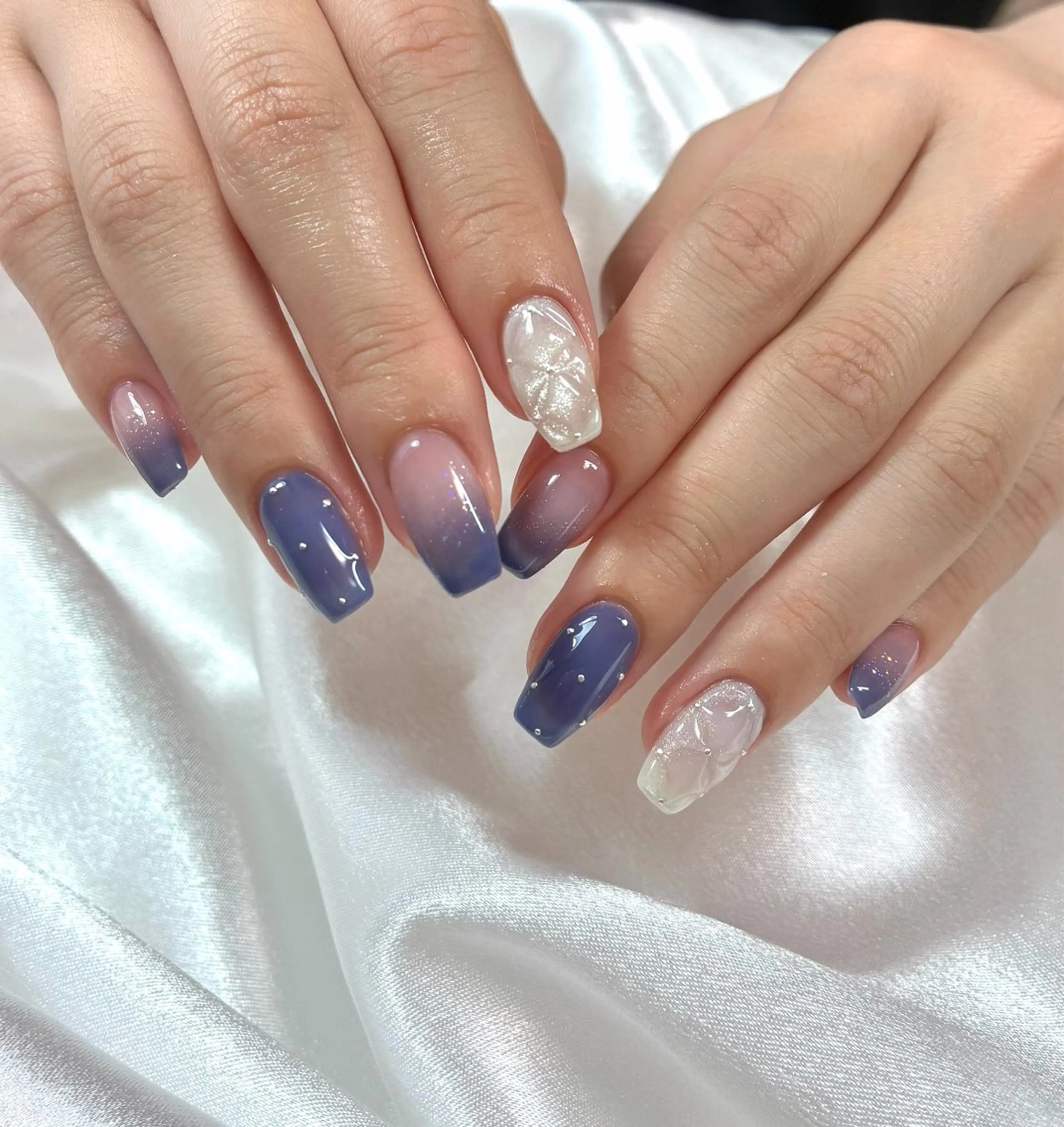 ネイル ホワイト ハンドネイル 伊藤 菜緒のネイルデザイン