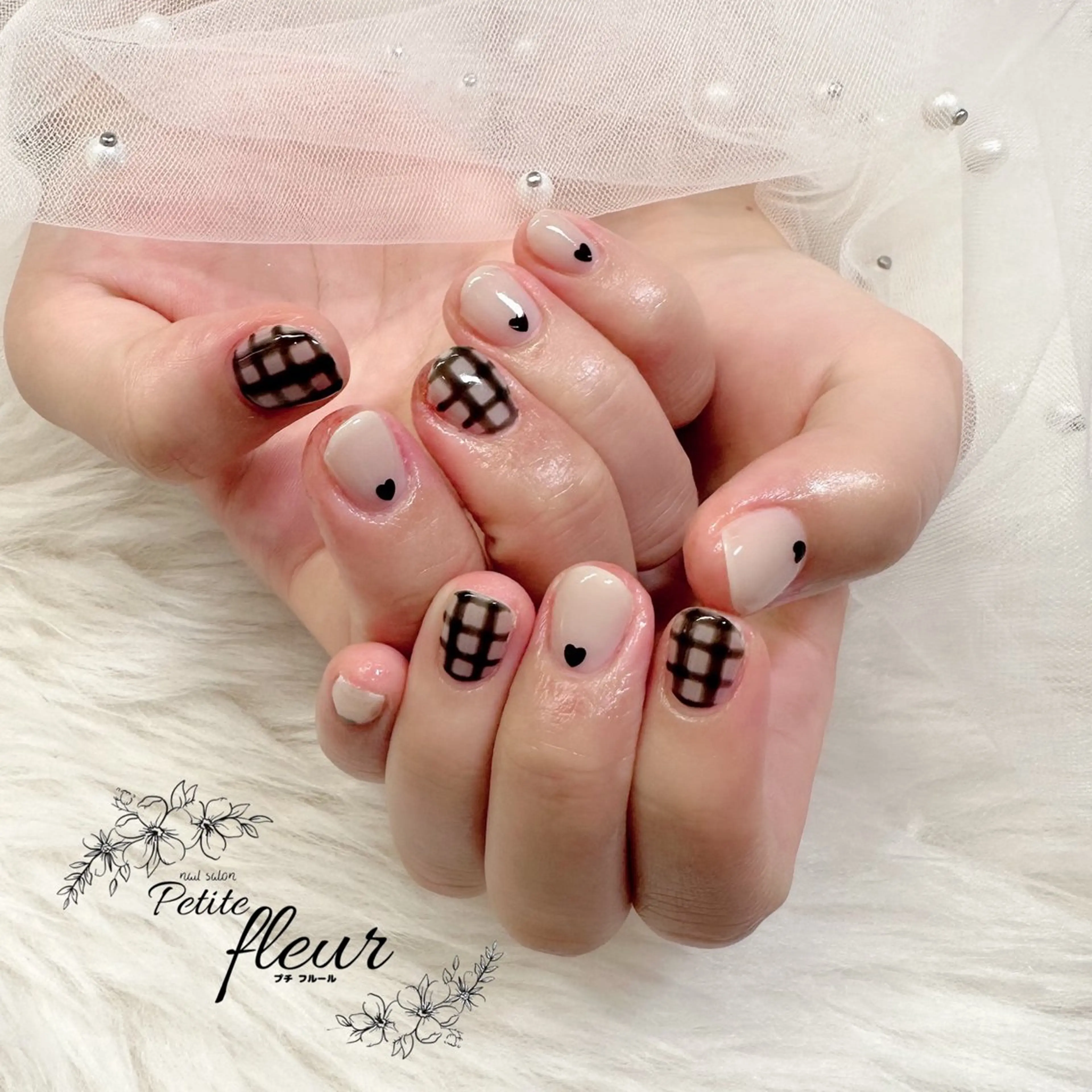 ネイル ハート ホログラムネイル ❁⃘*。Petite fleur❁⃘*りさのネイルデザイン