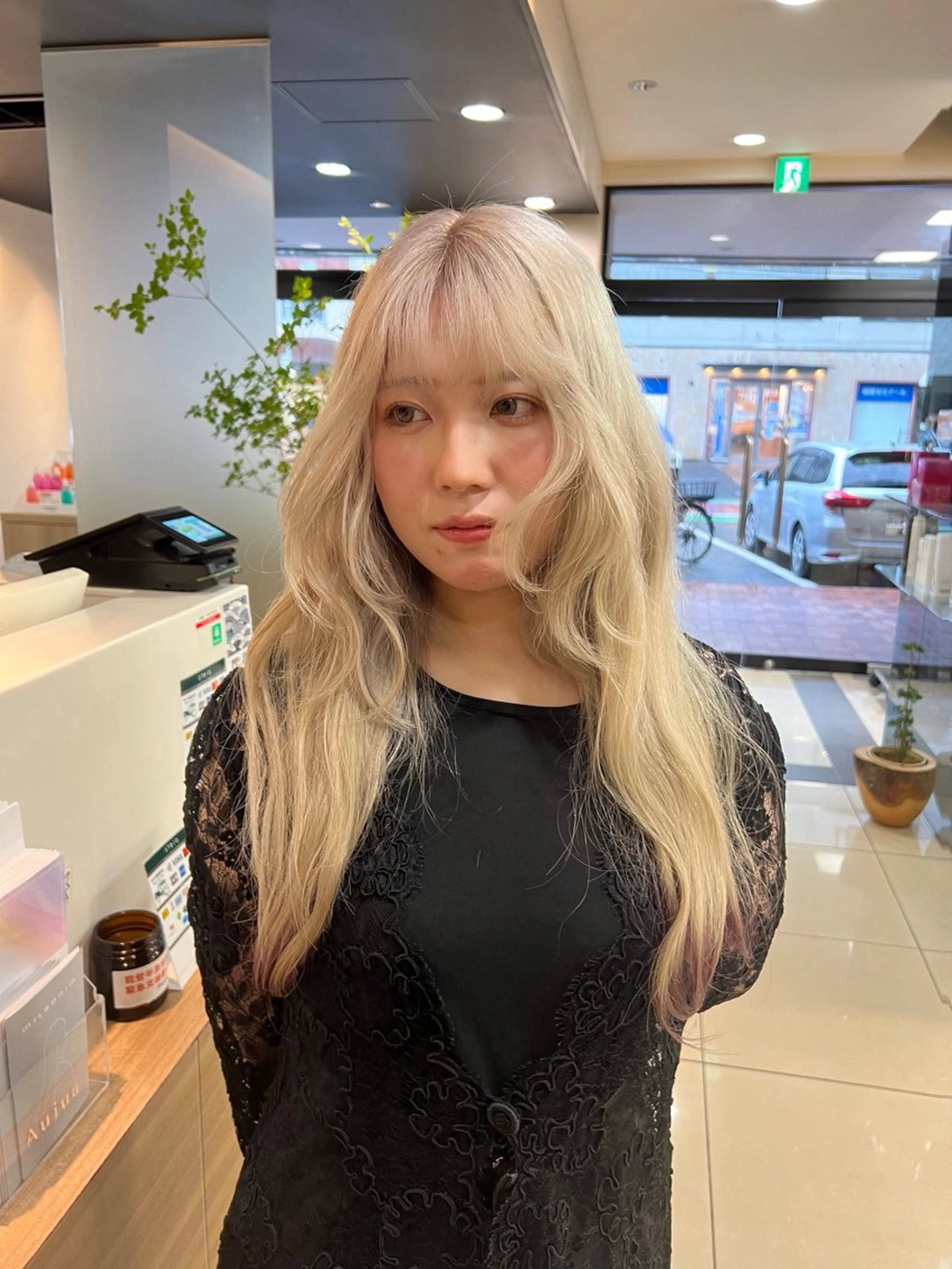 ロング カラー ハイトーン/レイヤー 似合わせ・ユキノのヘアスタイル