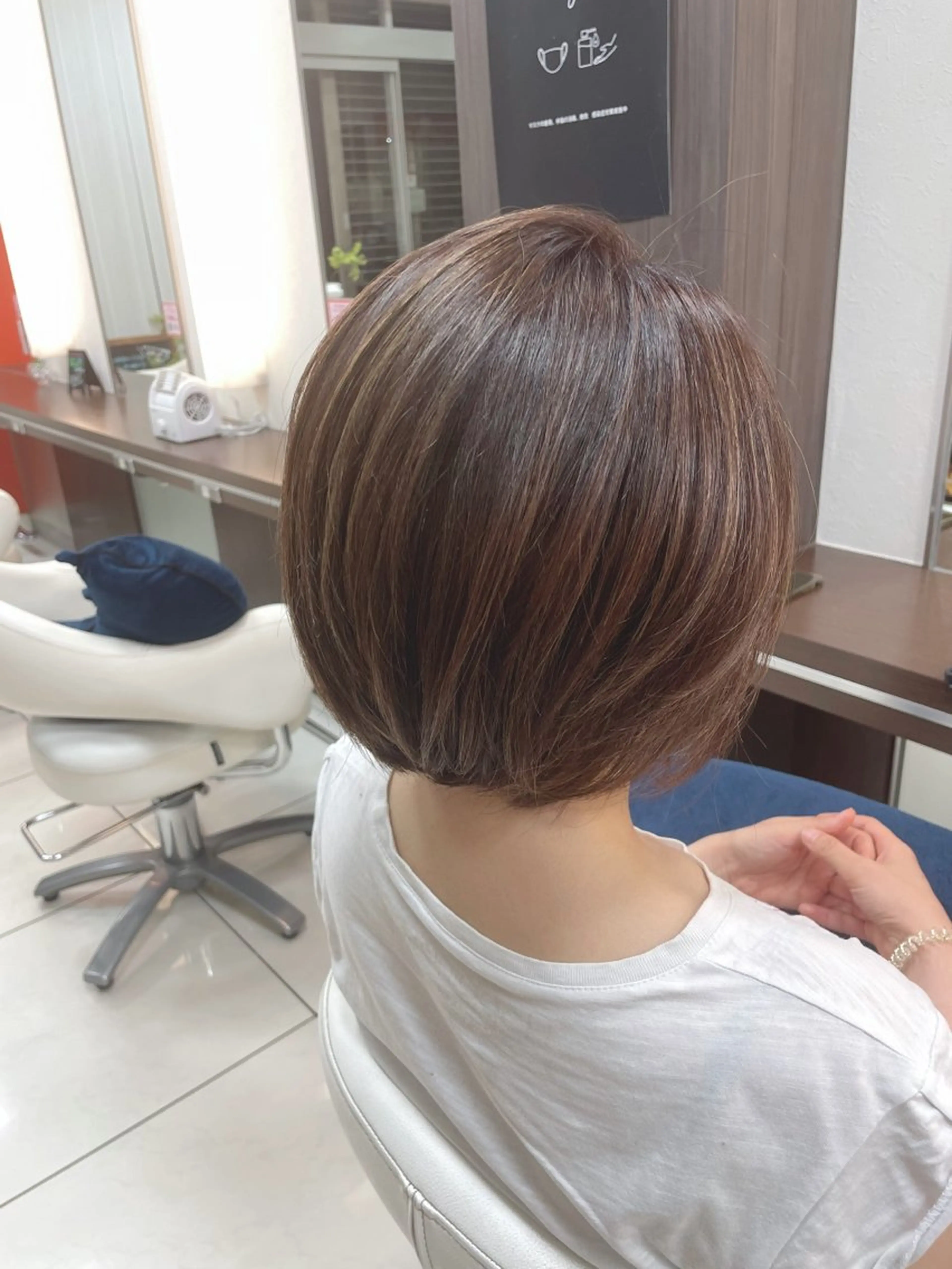 カラー アベ ミオのヘアスタイル